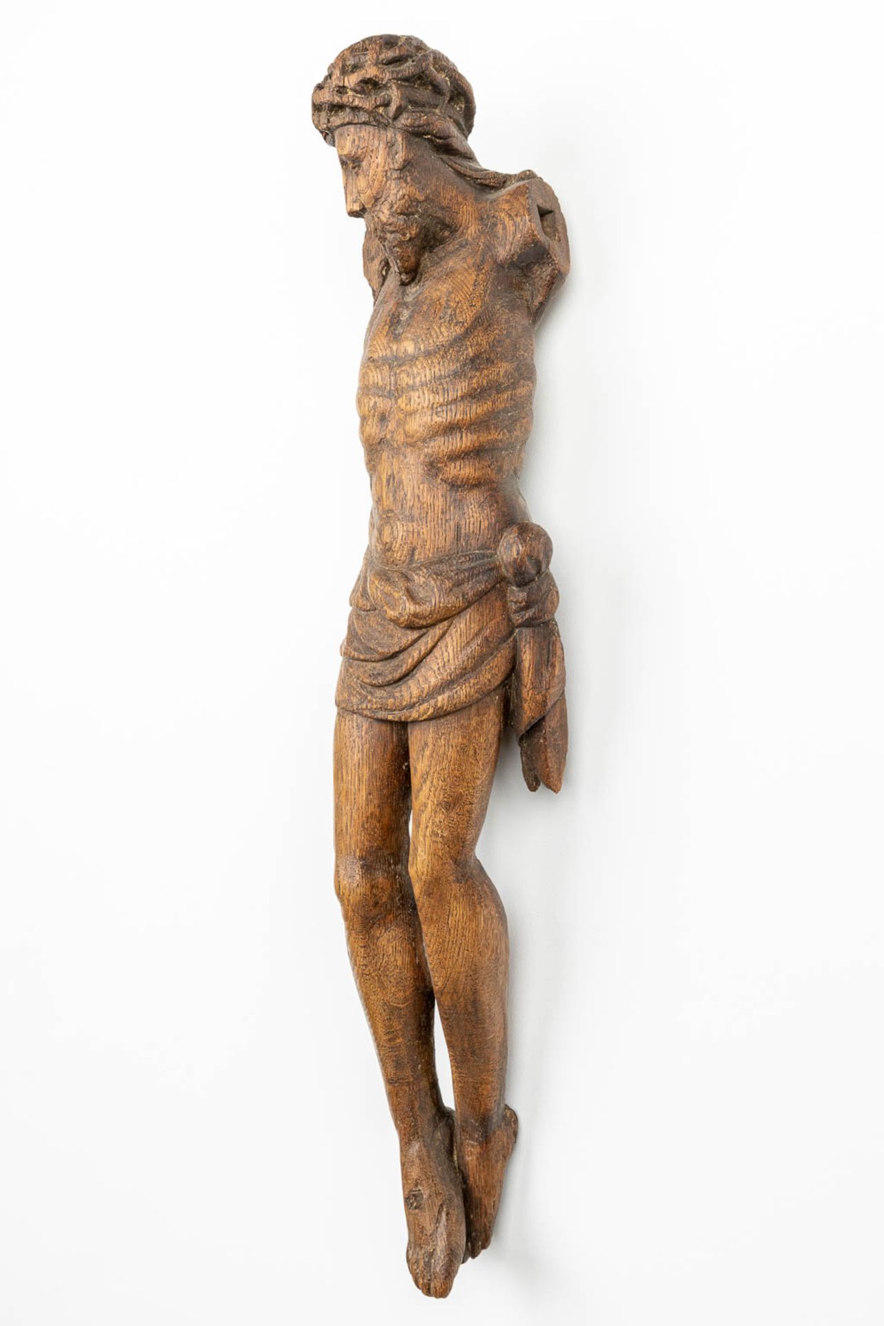 A wood sculptured corpus with a crown of thorns, 18th century. (H:76cm) - Image 3 of 10