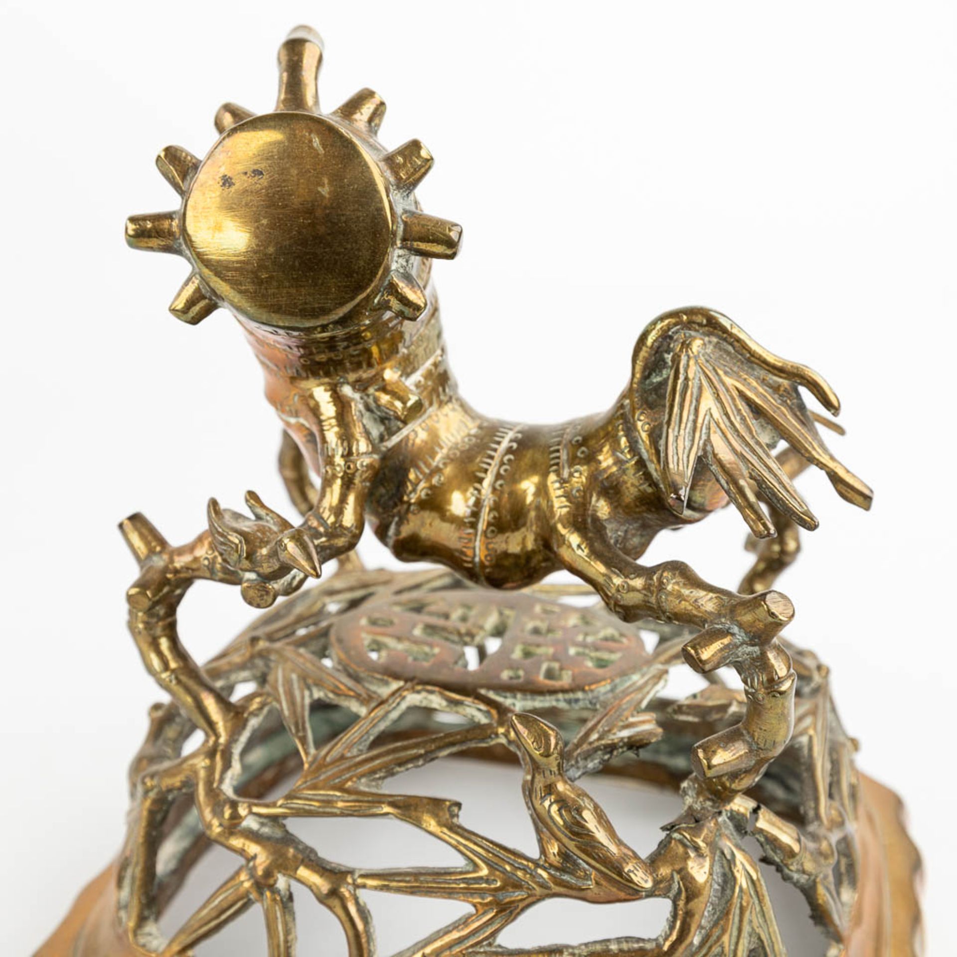 A Brûle-Parfum, incense burner made of polished bronze, of Oriental origin. (H:46cm) - Image 5 of 12