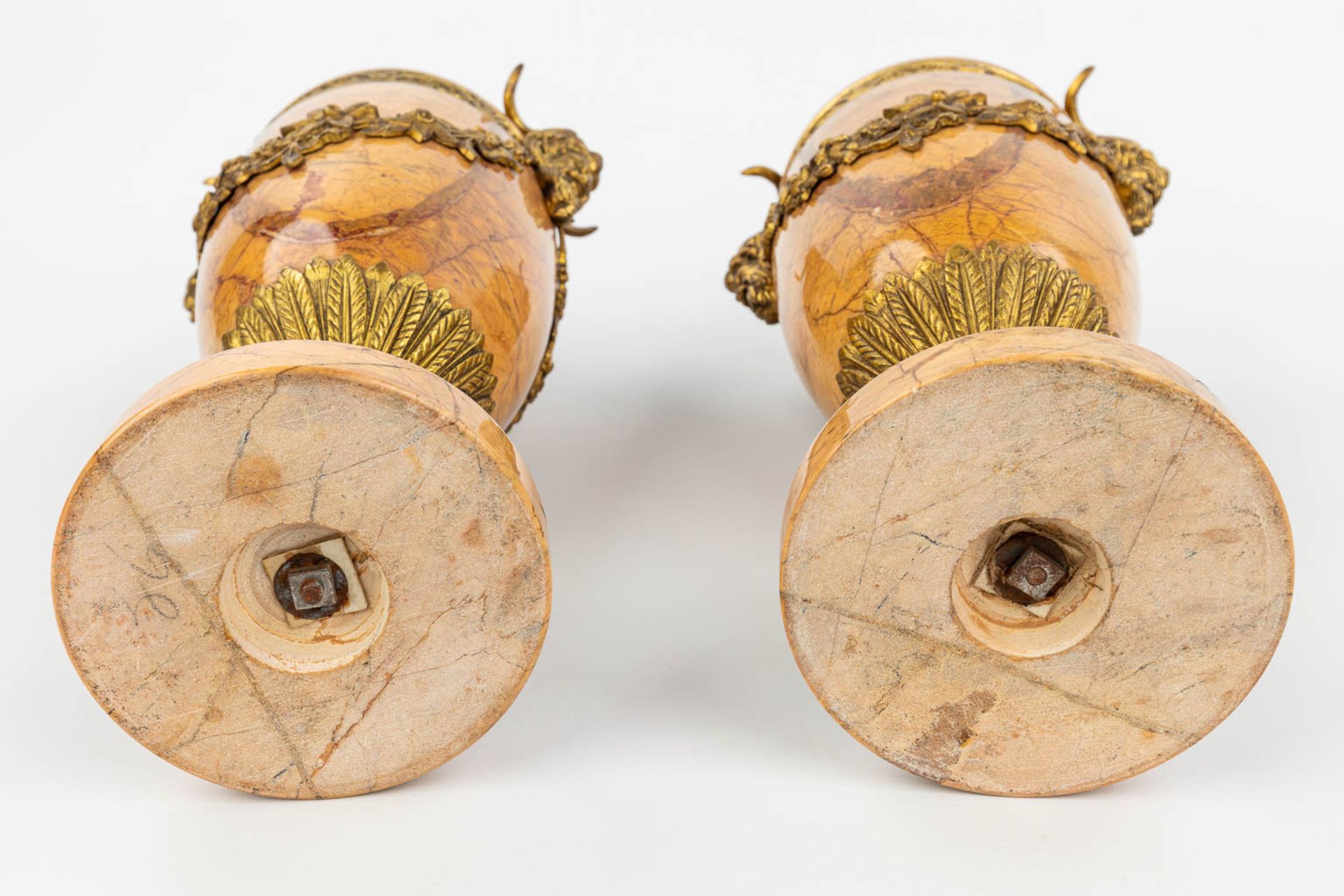 A pair of marble cassolettes mounted with gilt bronze. (H:48,5cm) - Image 6 of 10