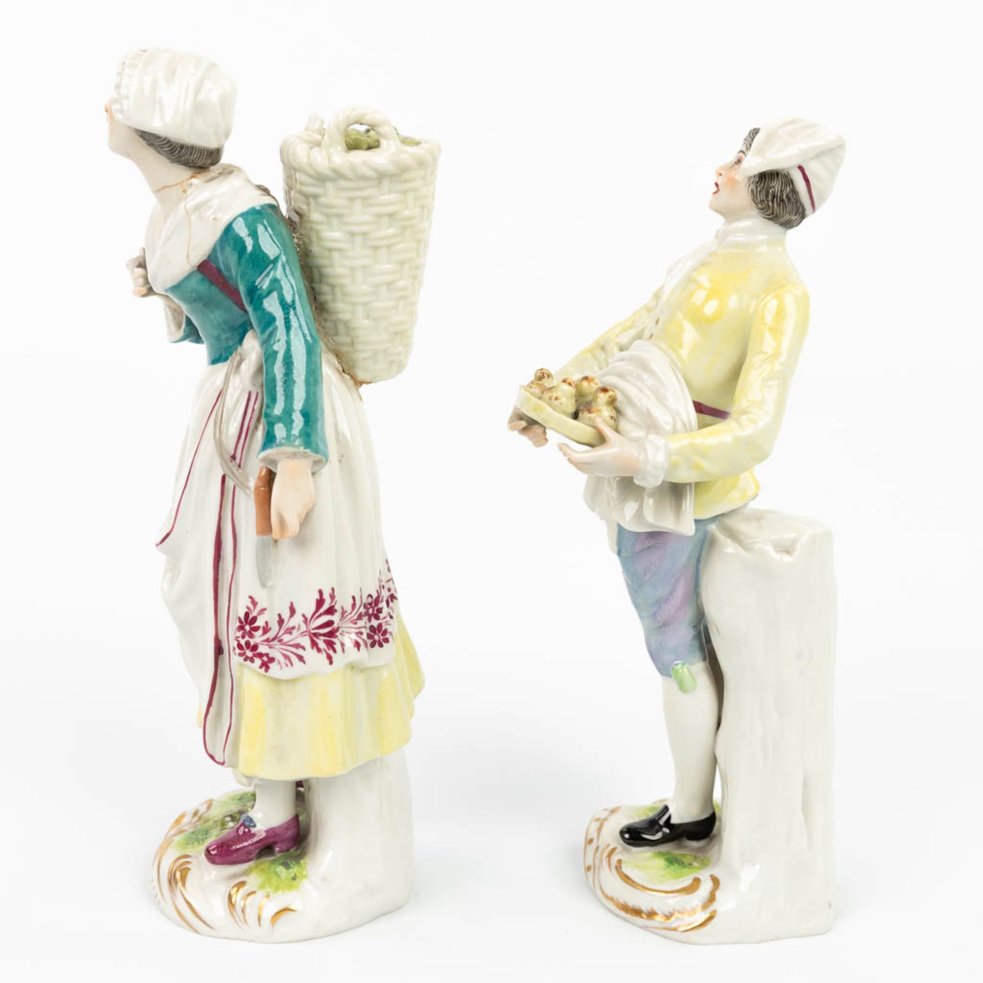 A pair of statues made of porcelain made in Germany and marked Ludwigsburg. (H:18cm) - Image 7 of 16