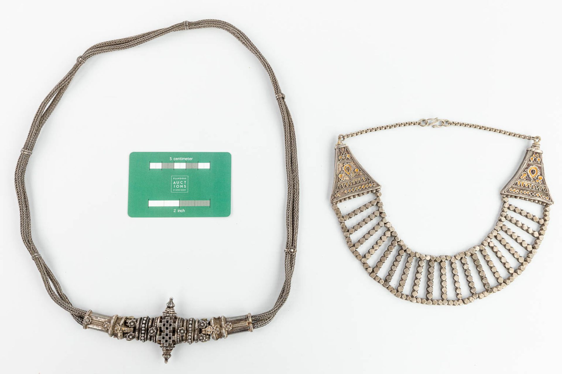A necklace and belt made of silver in Oriental style. - Image 9 of 14