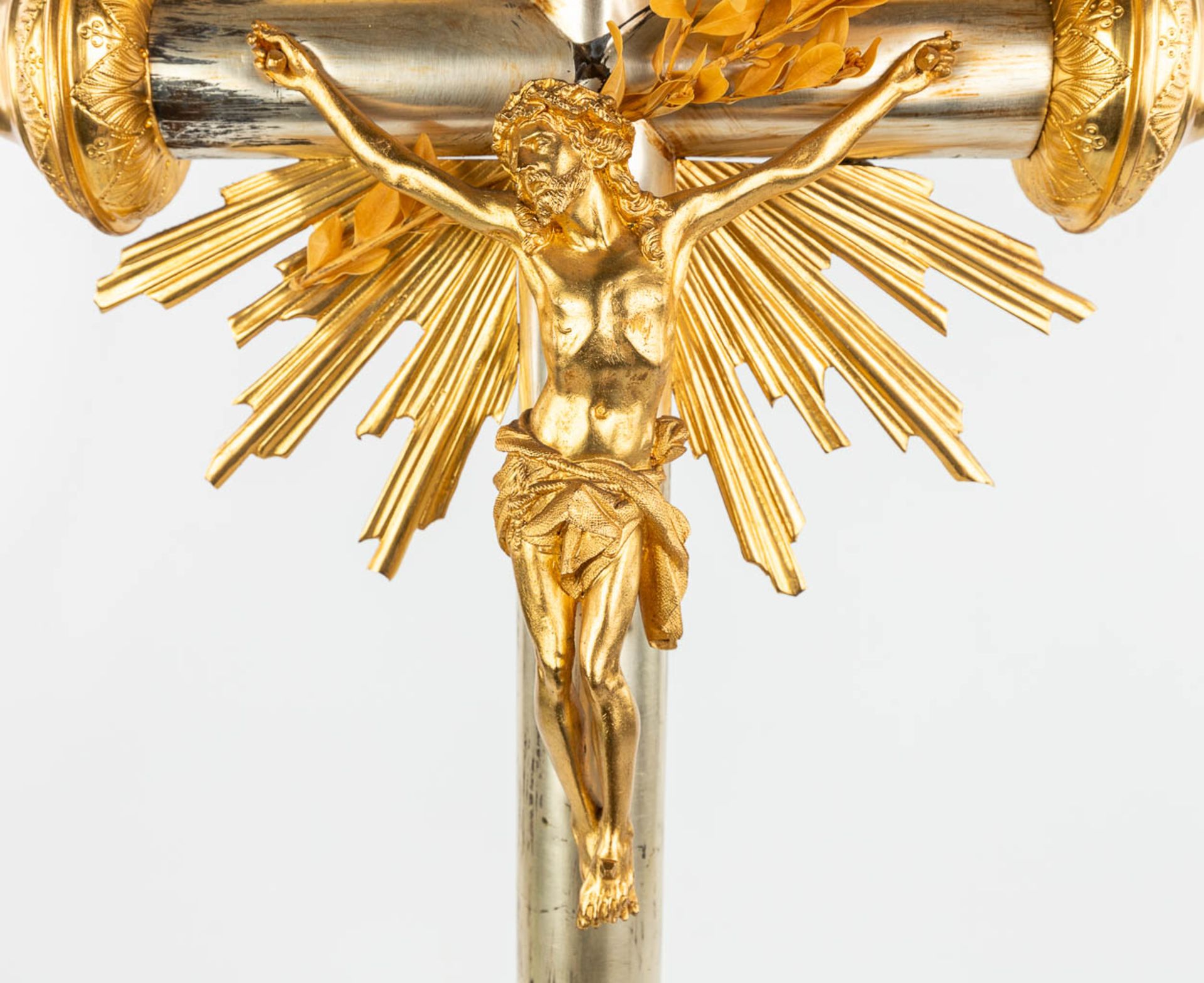 A crucifix made of silver-plated metal and decorated with gilt elements. (H:90cm) - Image 11 of 14