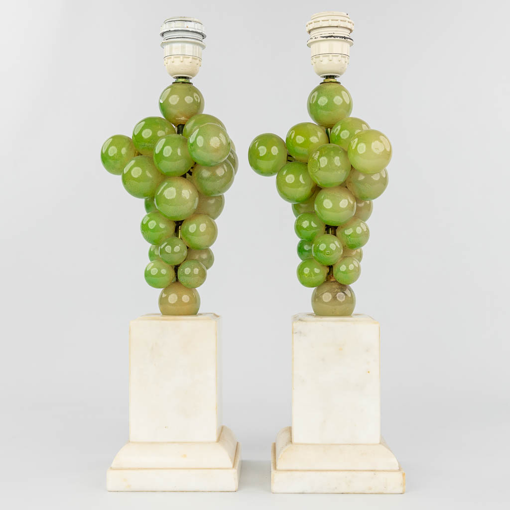 A pair of mid-century table lamps made of alabaster with grapes. Made in Italy. (H:46cm) - Image 3 of 14