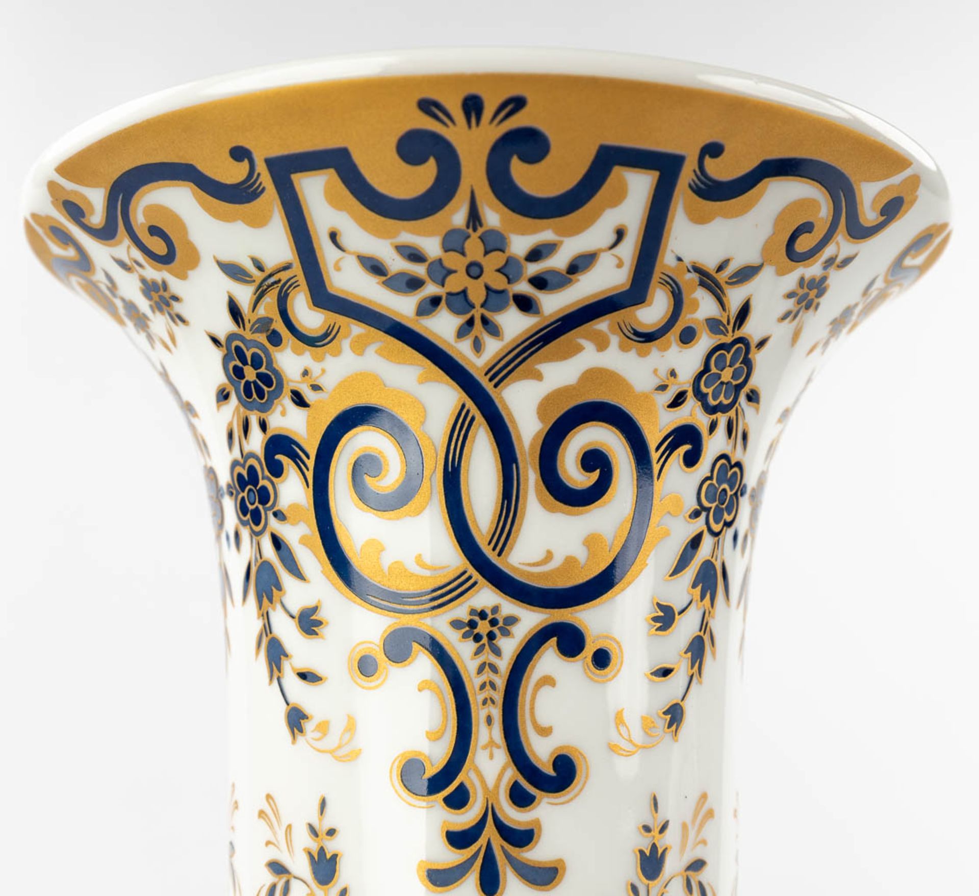 A pair of white porcelain vases with blue and gold decor marked Krautheim Bavaria and made in German - Image 10 of 13