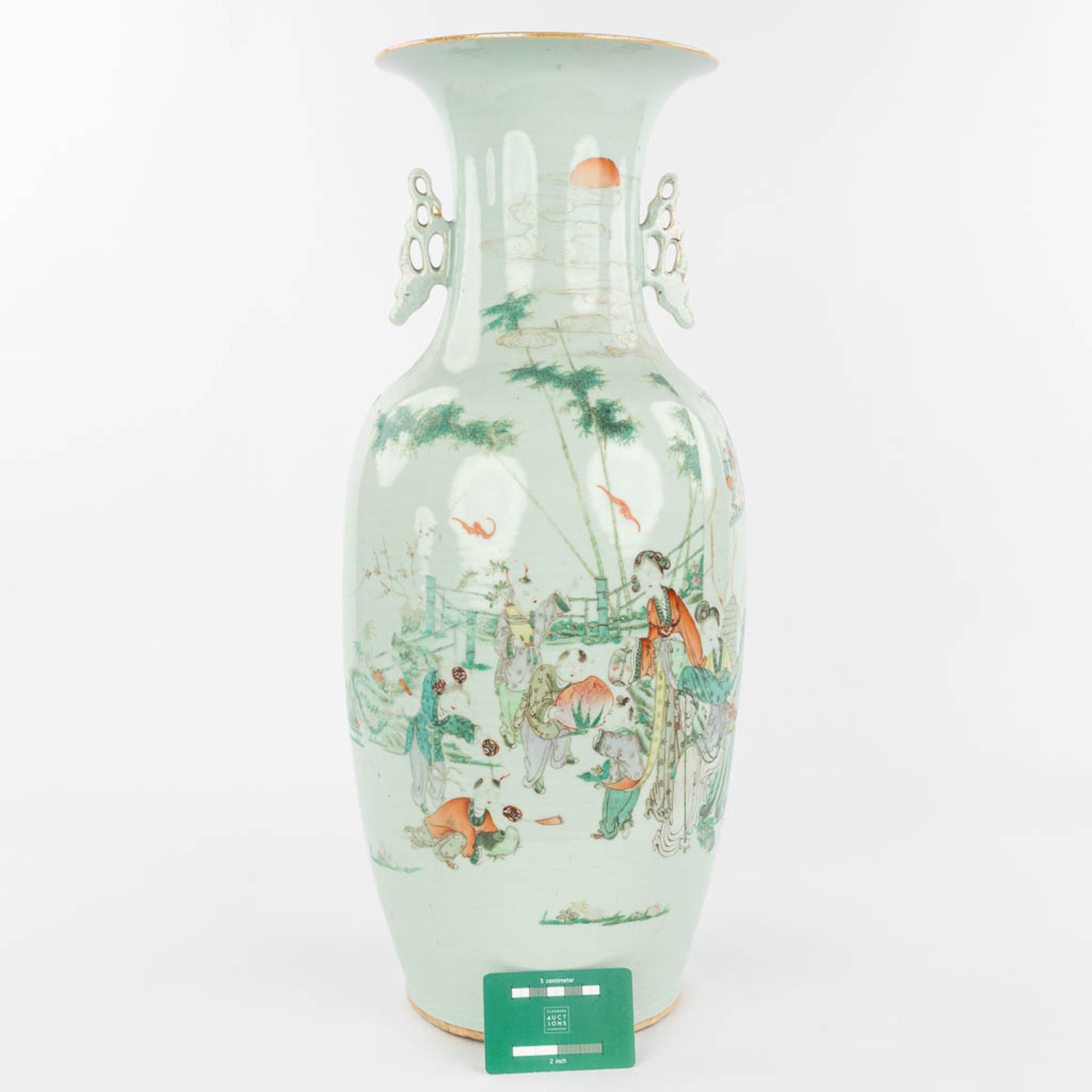 A Chinese vase made of porcelain and decorated with ladies. (H:57,5cm) - Image 9 of 13
