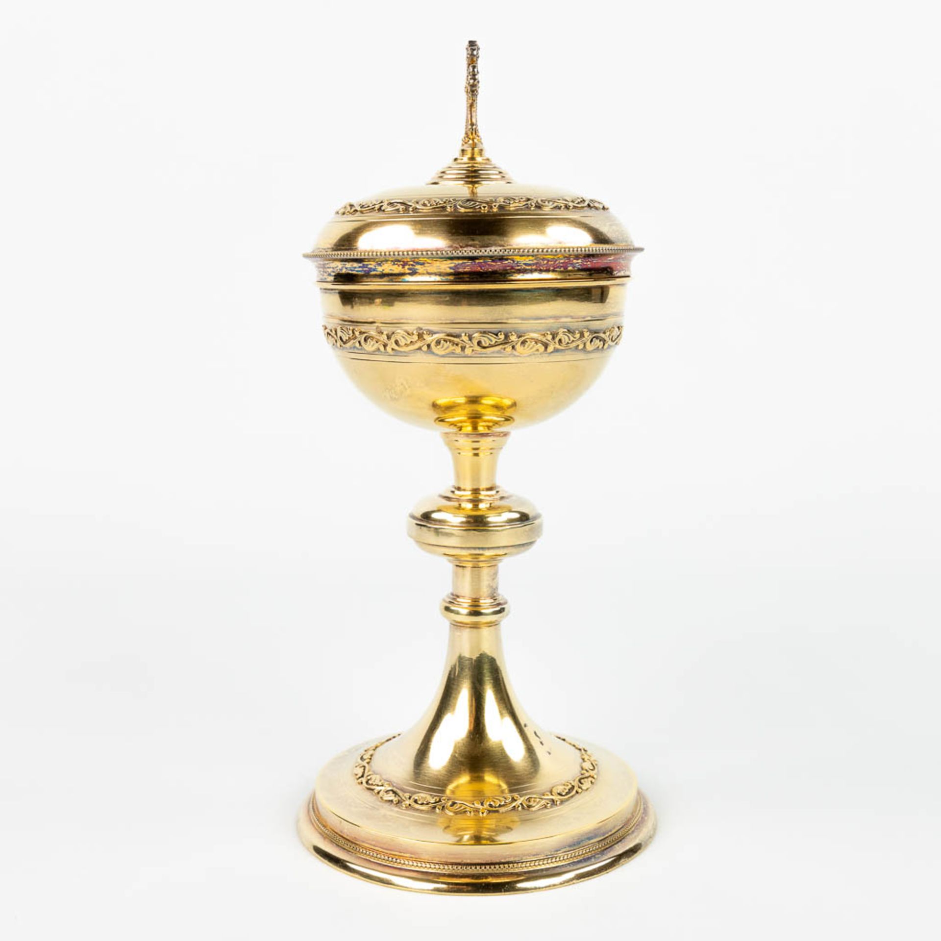 A ciboria made of gold-plated silver and marked VF800. (H:26,5cm) - Image 3 of 12