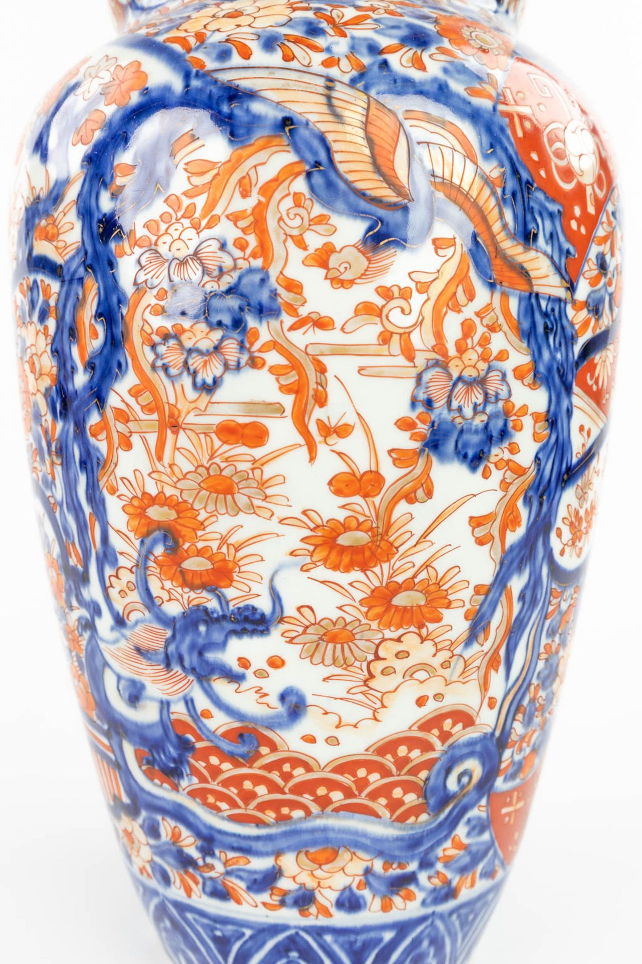 A Chinese and Japanese vase, Nanking and Imari. (H:44cm) - Image 13 of 14