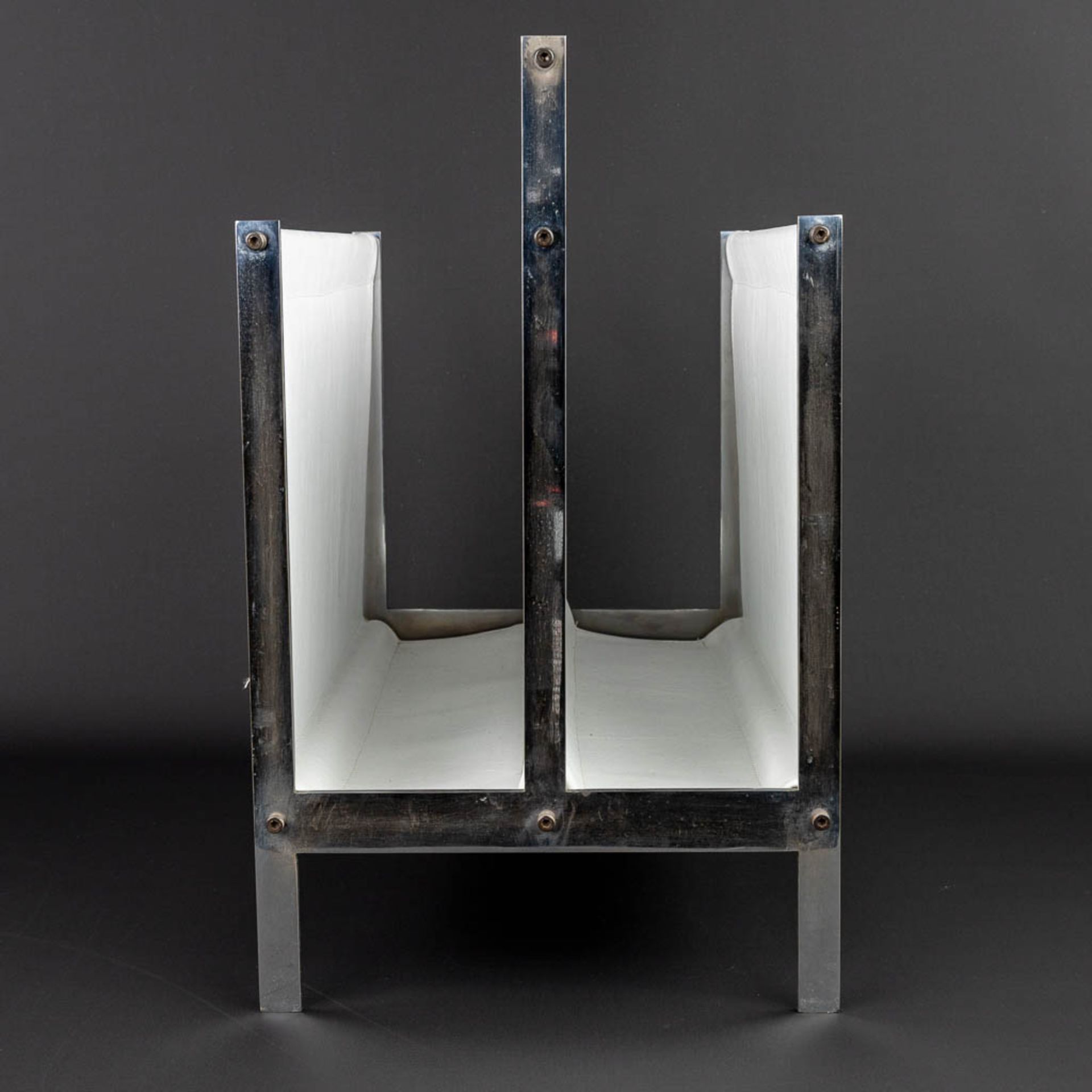 A 'Porte Revues' Magazine rack made of chrome-plated metal and faux leather. (H:47cm) - Image 7 of 13