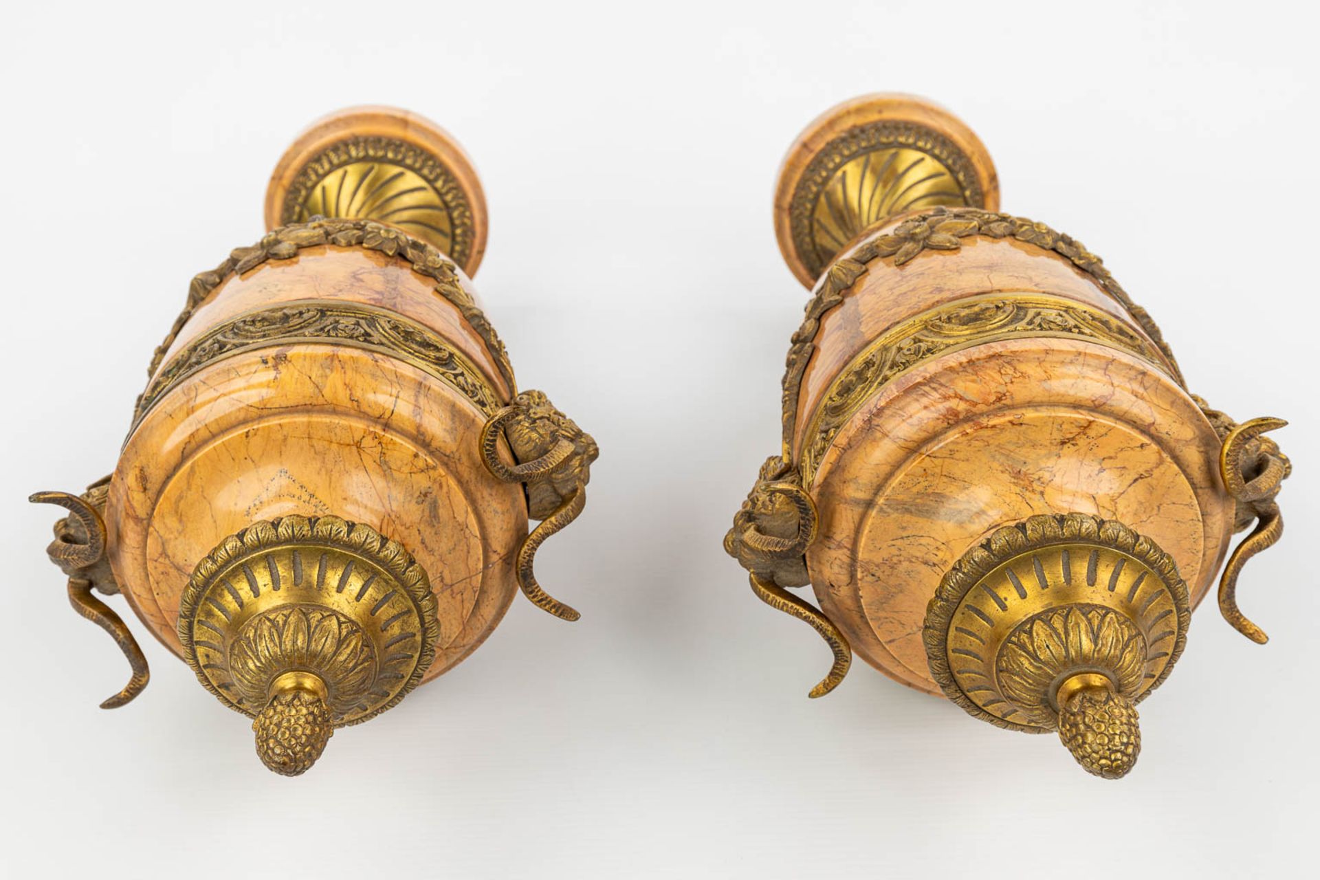 A pair of marble cassolettes mounted with gilt bronze. (H:48,5cm) - Image 9 of 10