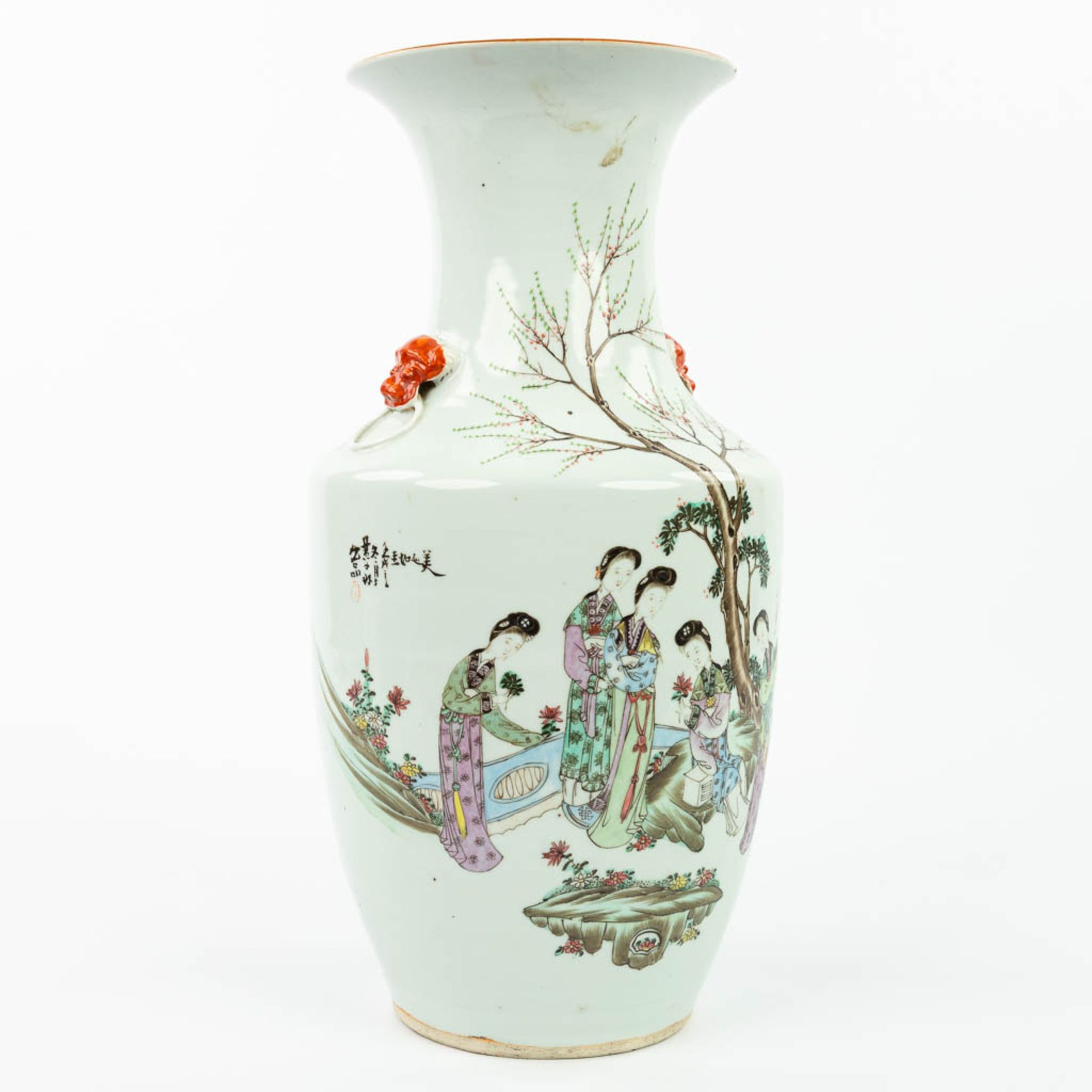 A Chinese vase made of porcelain and decorated with ladies and calligraphy. (H:43cm) - Image 11 of 16