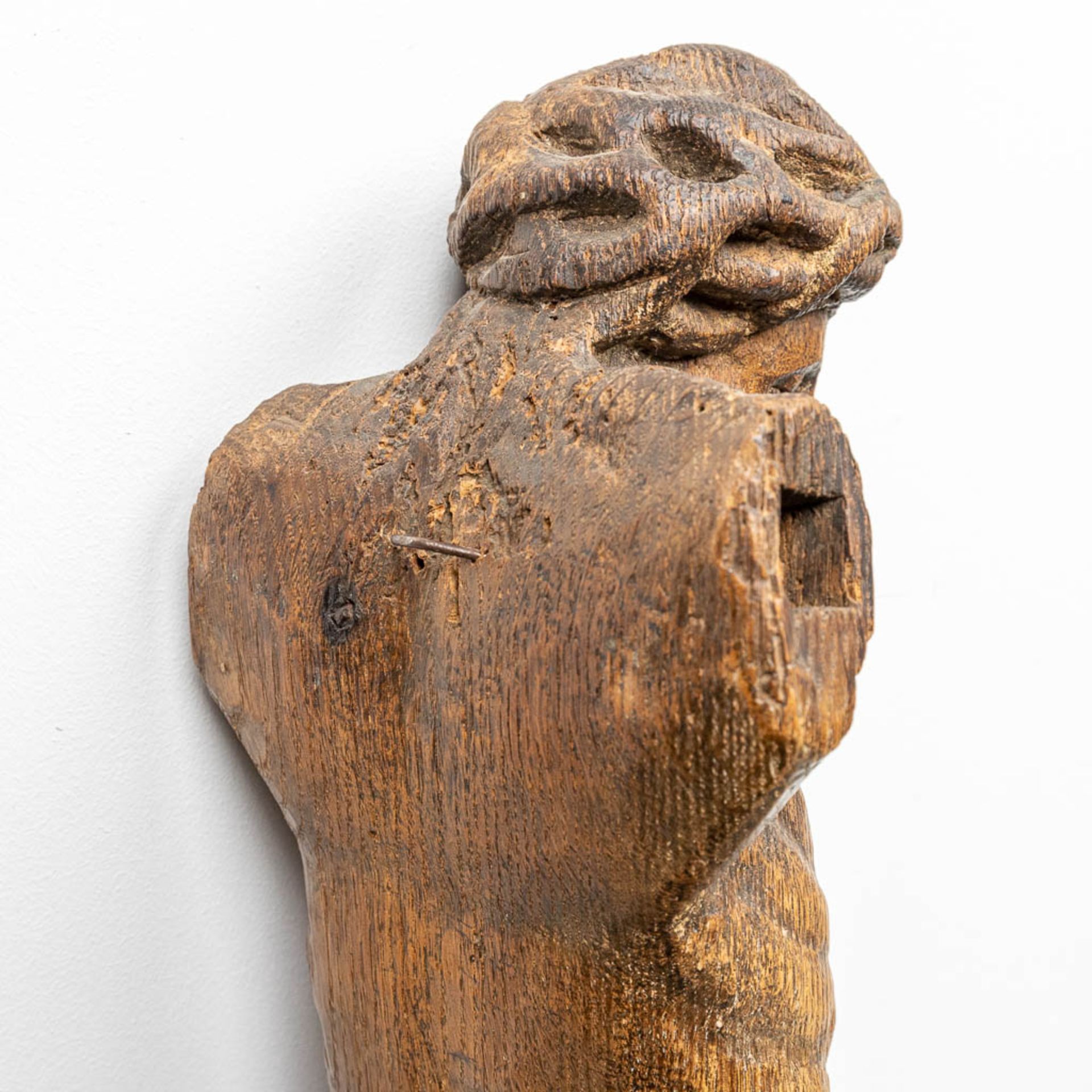 A wood sculptured corpus with a crown of thorns, 18th century. (H:76cm) - Image 8 of 10