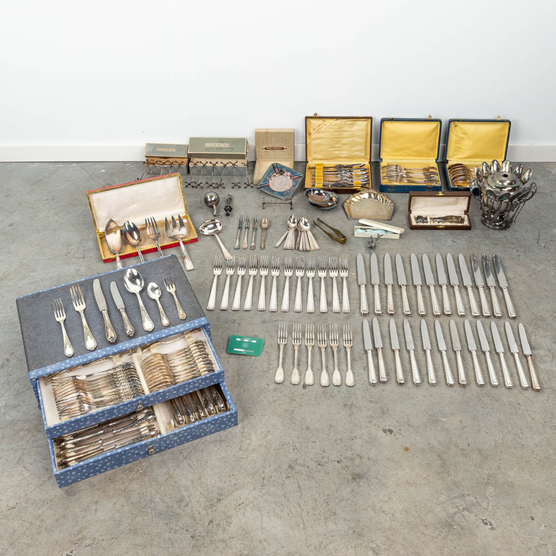 An assembled collection of silver-plated cutlery and accessories. - Image 2 of 15