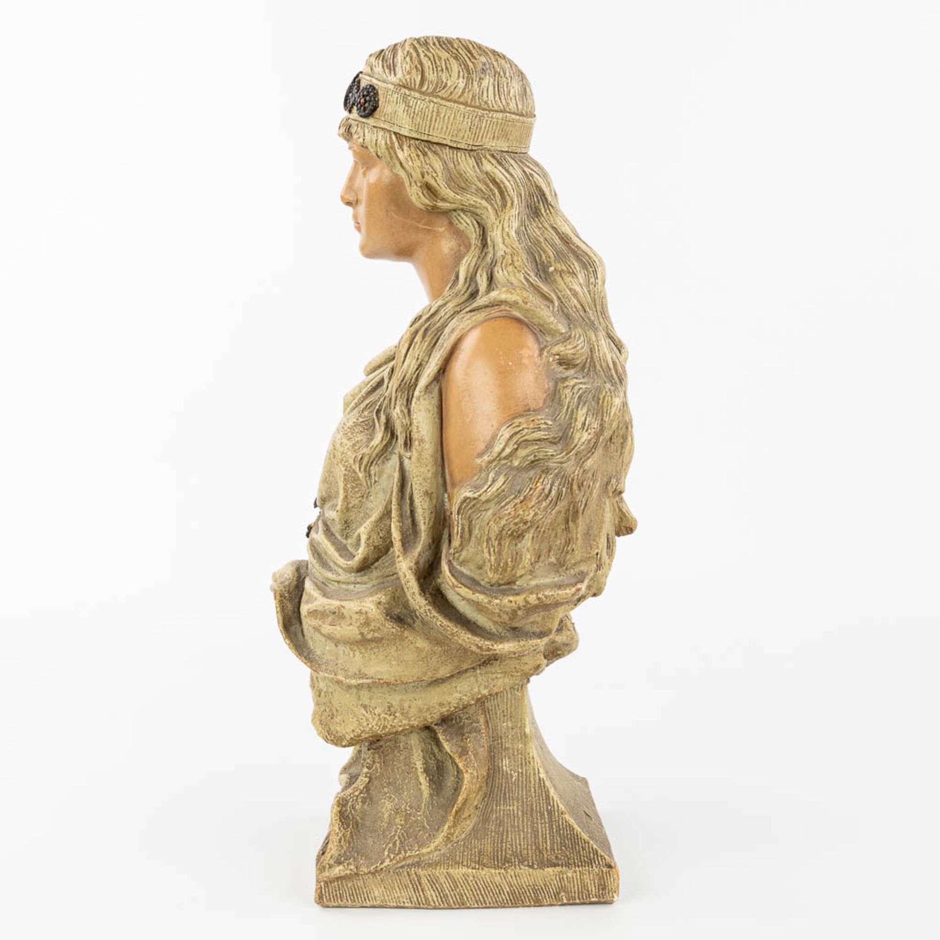 E. TELL (XIX-XX) and Friedrich GOLDSCHEIDER (1845-1897) 'Judith' a buste made of terracotta, for Gol - Image 2 of 14