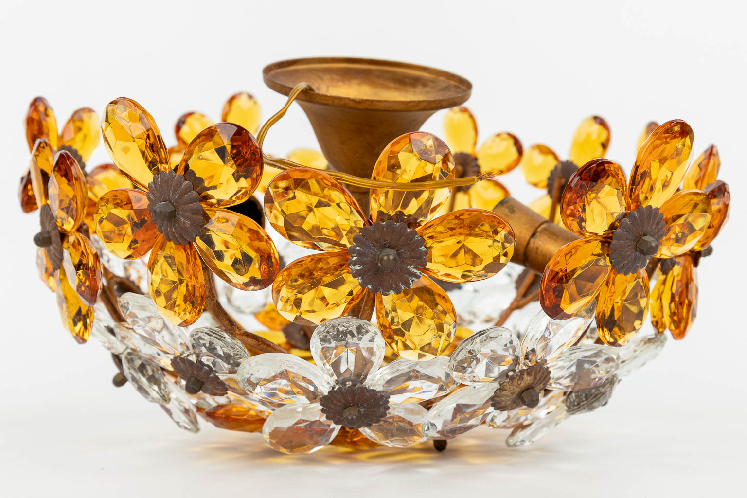 A vintage ceiling lamp, made of glass flowers. (H:14cm) - Image 4 of 9