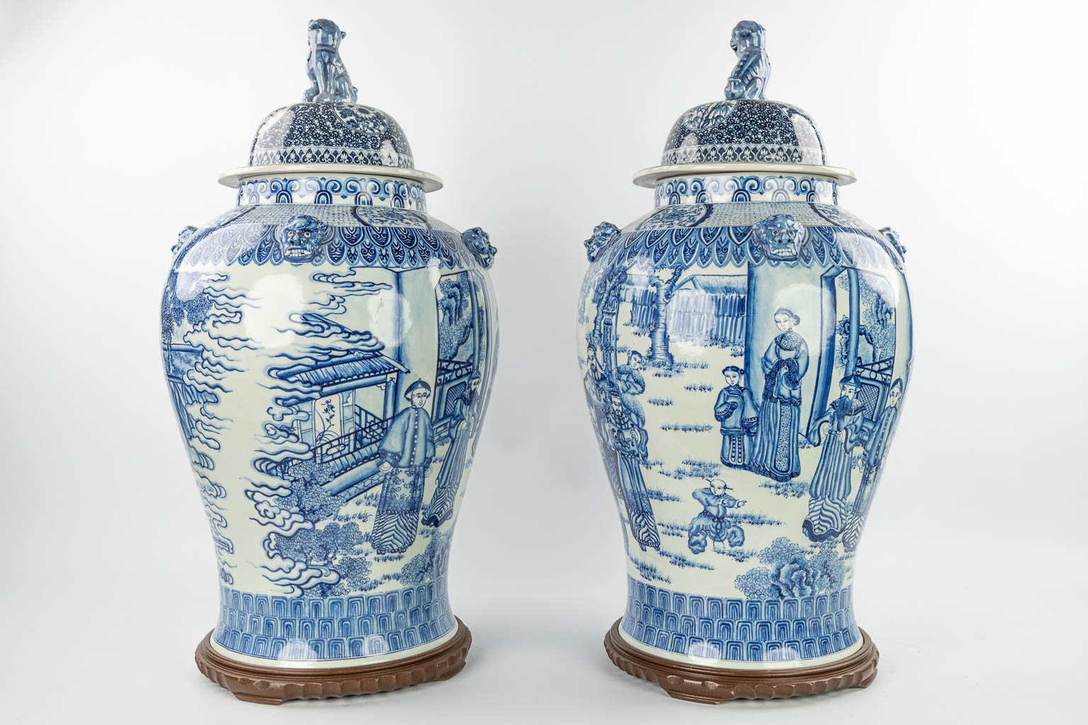 A pair of large Chinese vases with lid, made of blue-white porcelain with the emperor, dragons and w - Image 13 of 15