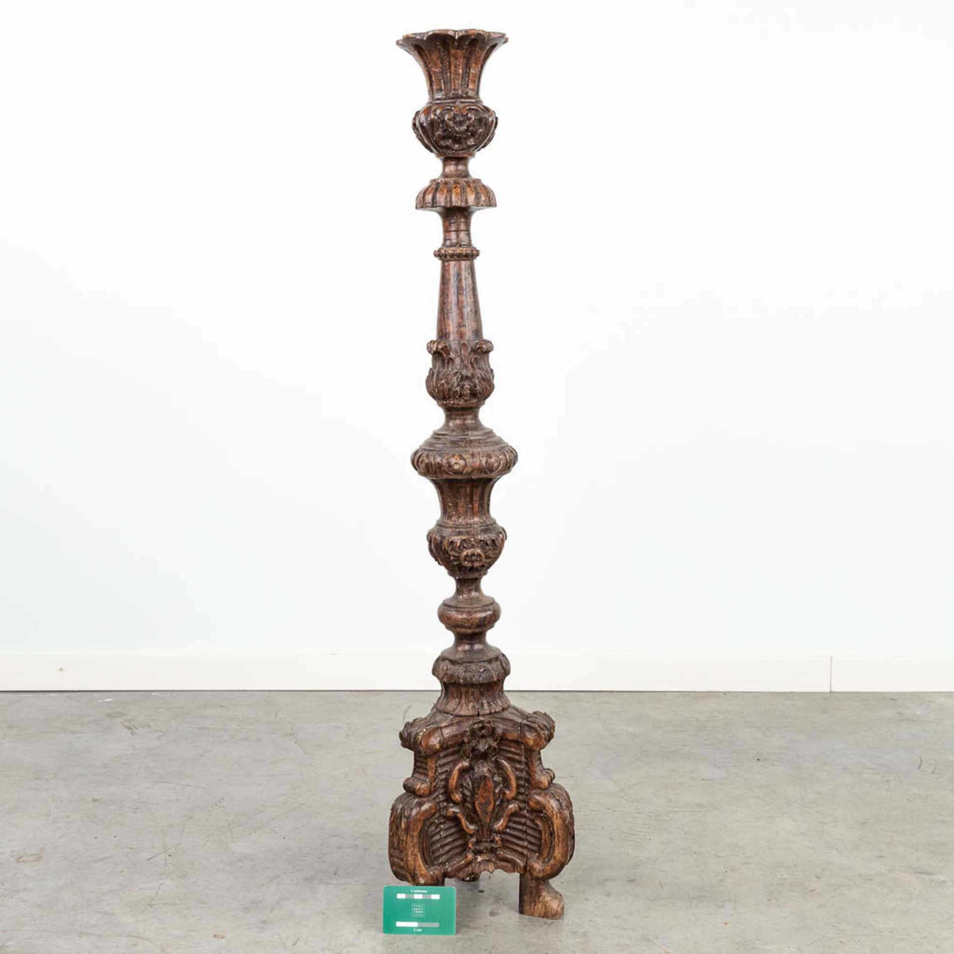 An antique wood sculptured base of a candlestick, around 1800. (H:102cm) - Image 2 of 9