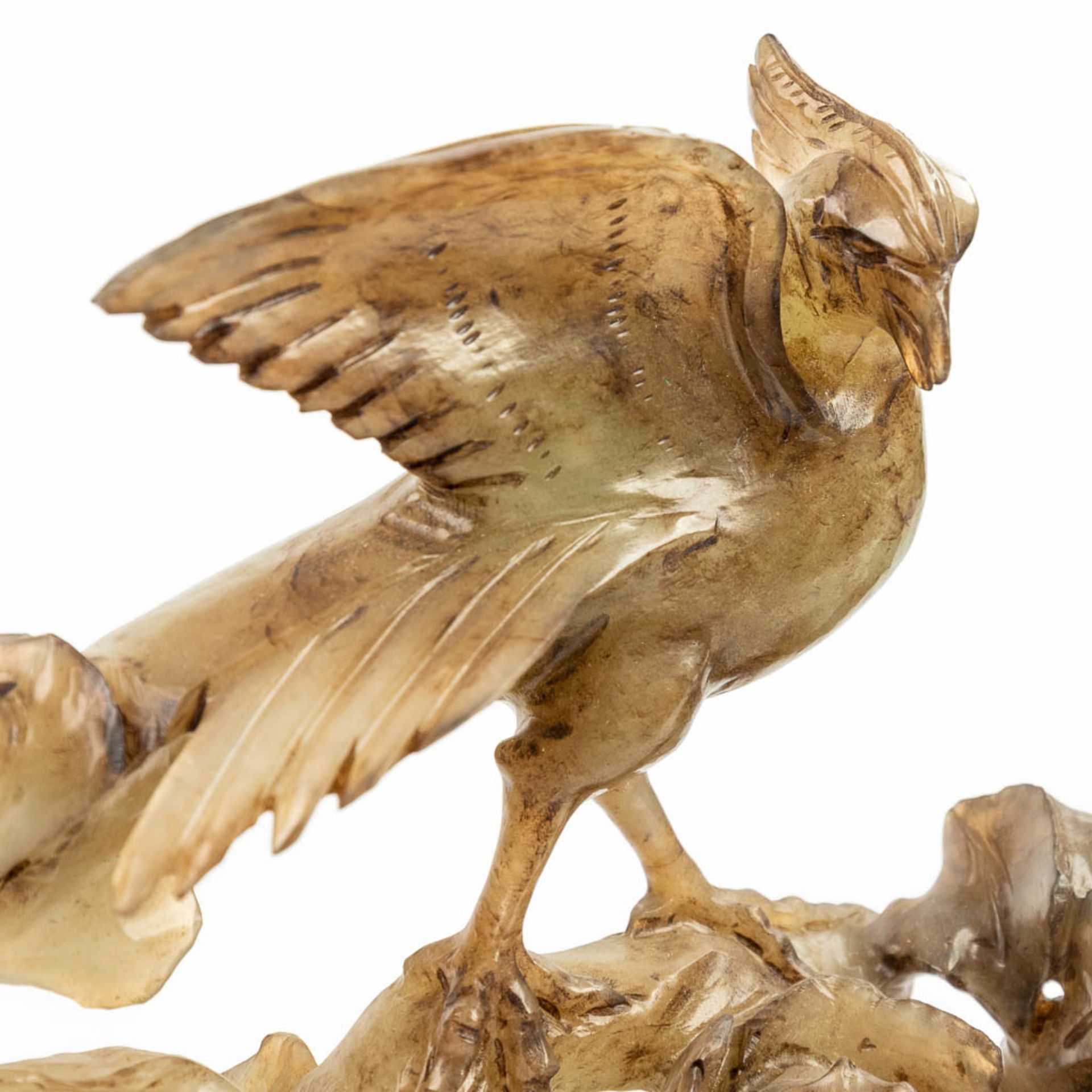 An oriental statue of birds, made of sculptured hardstone. (H:20,5cm) - Image 7 of 13