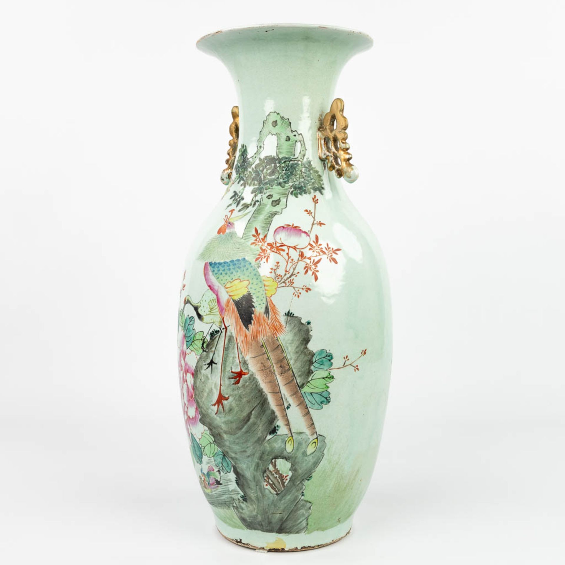 A Chinese vase made of porcelain and decorated with birds. (H:57cm) - Image 9 of 16