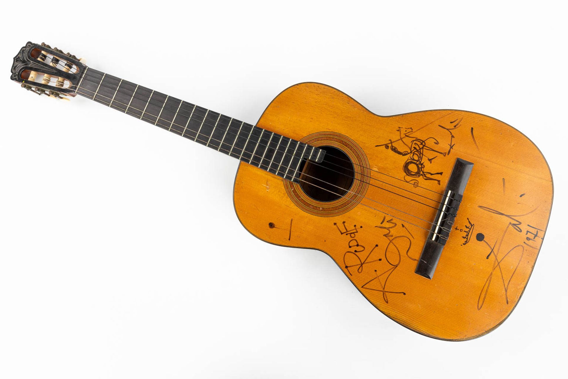 Salvador DALI (1904-1989) a signed guitar dated 1971. (H:99cm) - Image 37 of 42