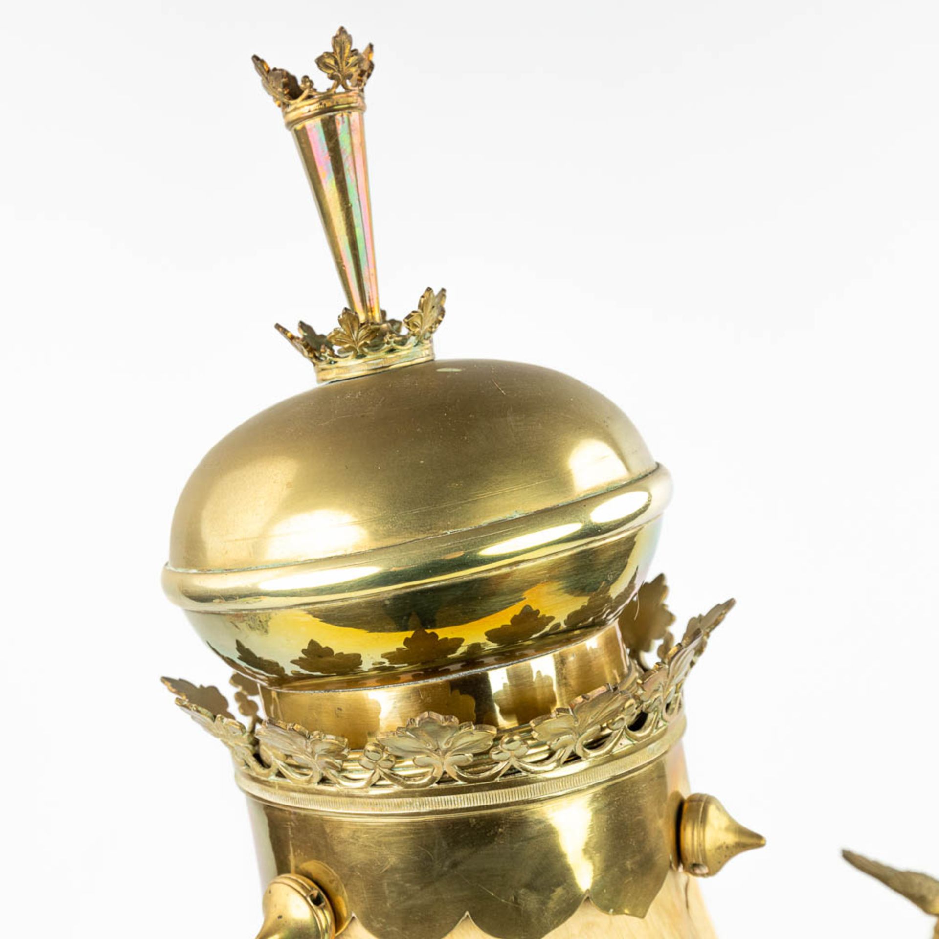 An antique Cornucopia 'The Horn of Plenty' finished with brass. The first half of the 20th century.  - Bild 17 aus 18