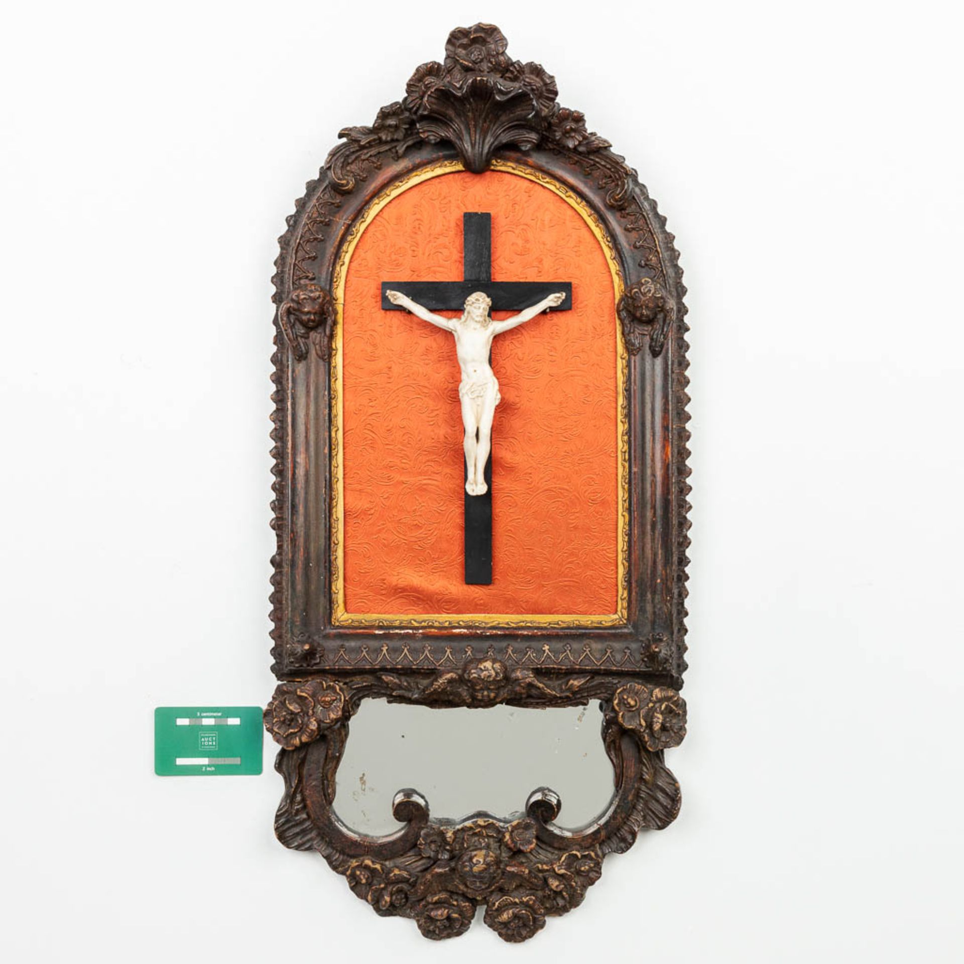 A wood sculpture with bisque porcelain Corpus Christi finished with a mirror and an angel. (H:71cm) - Image 8 of 10