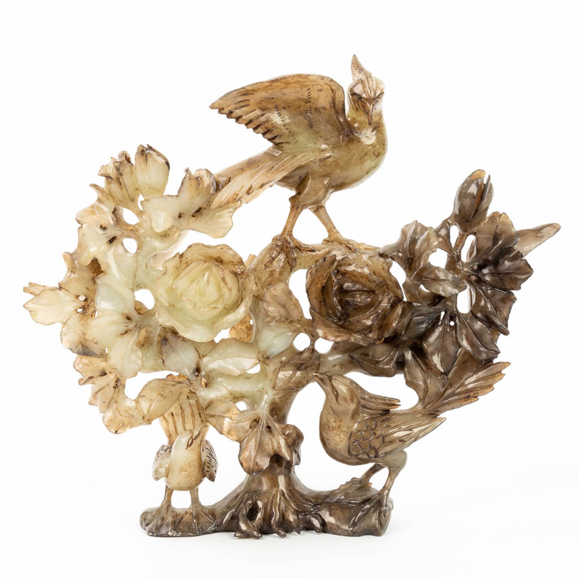 An oriental statue of birds, made of sculptured hardstone. (H:20,5cm)