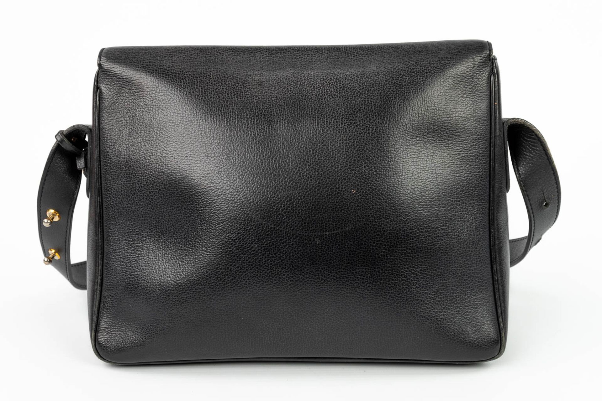 A purse made of black leather and marked Delvaux. (H:20cm) - Image 12 of 15