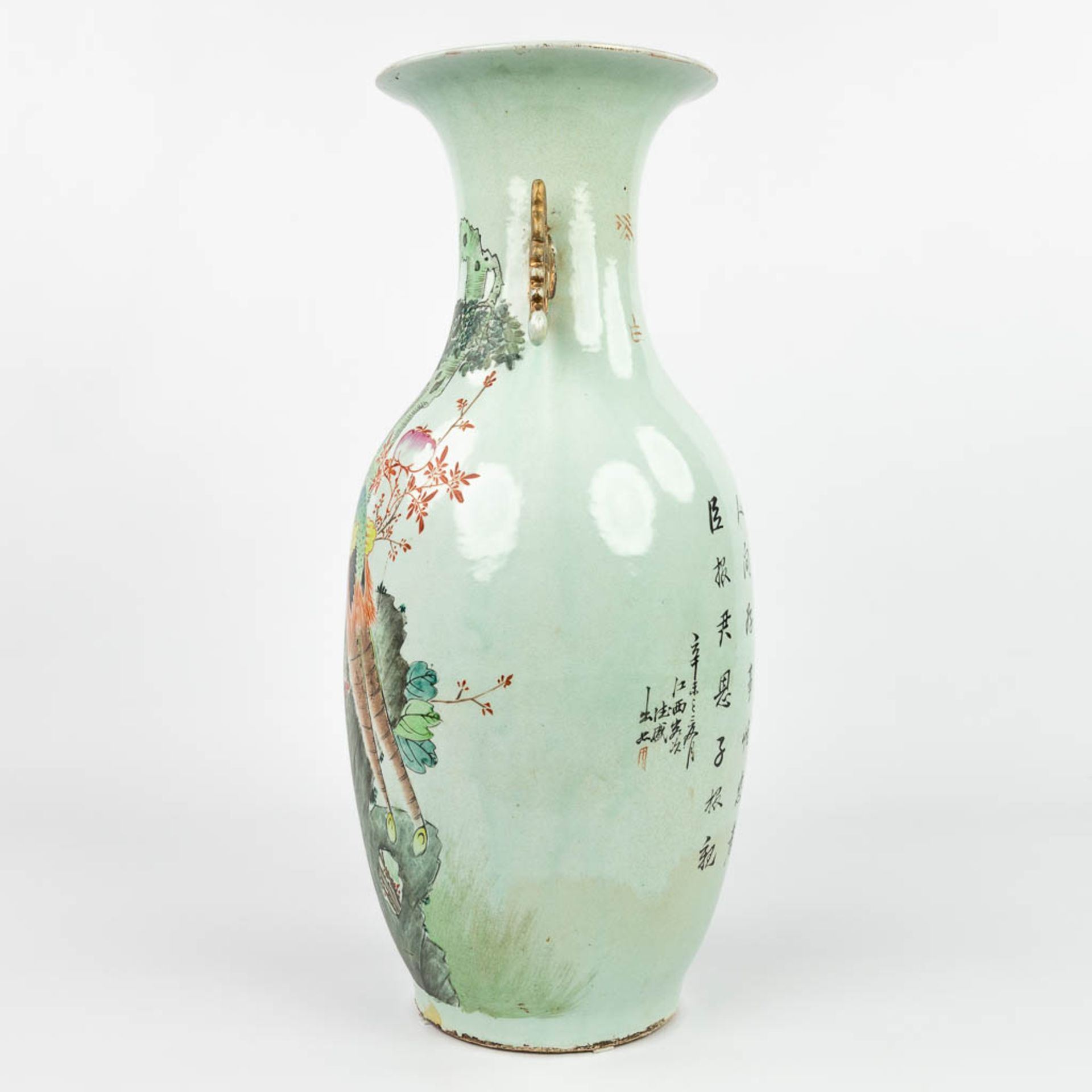 A Chinese vase made of porcelain and decorated with birds. (H:57cm) - Image 6 of 16