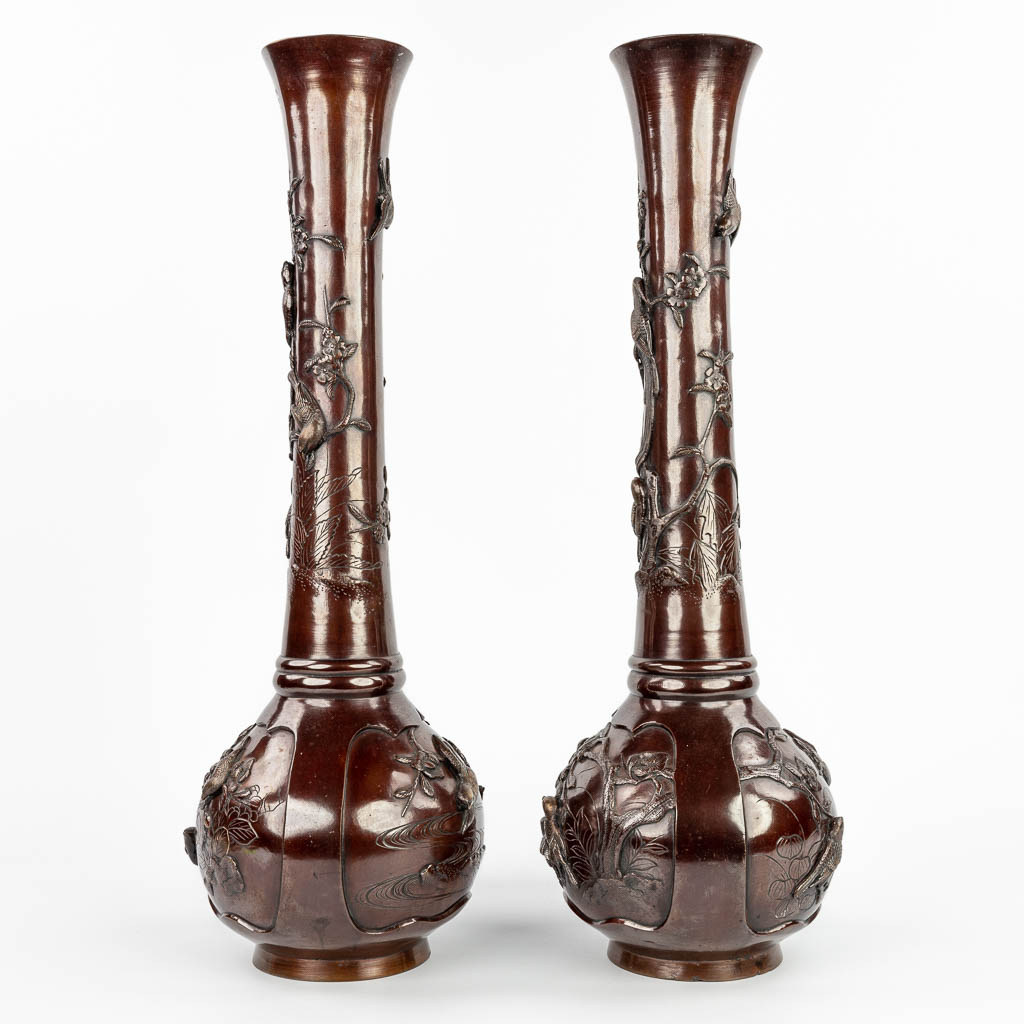 A pair of Japanese vases made of bronze. (H:61,5cm) - Image 2 of 14