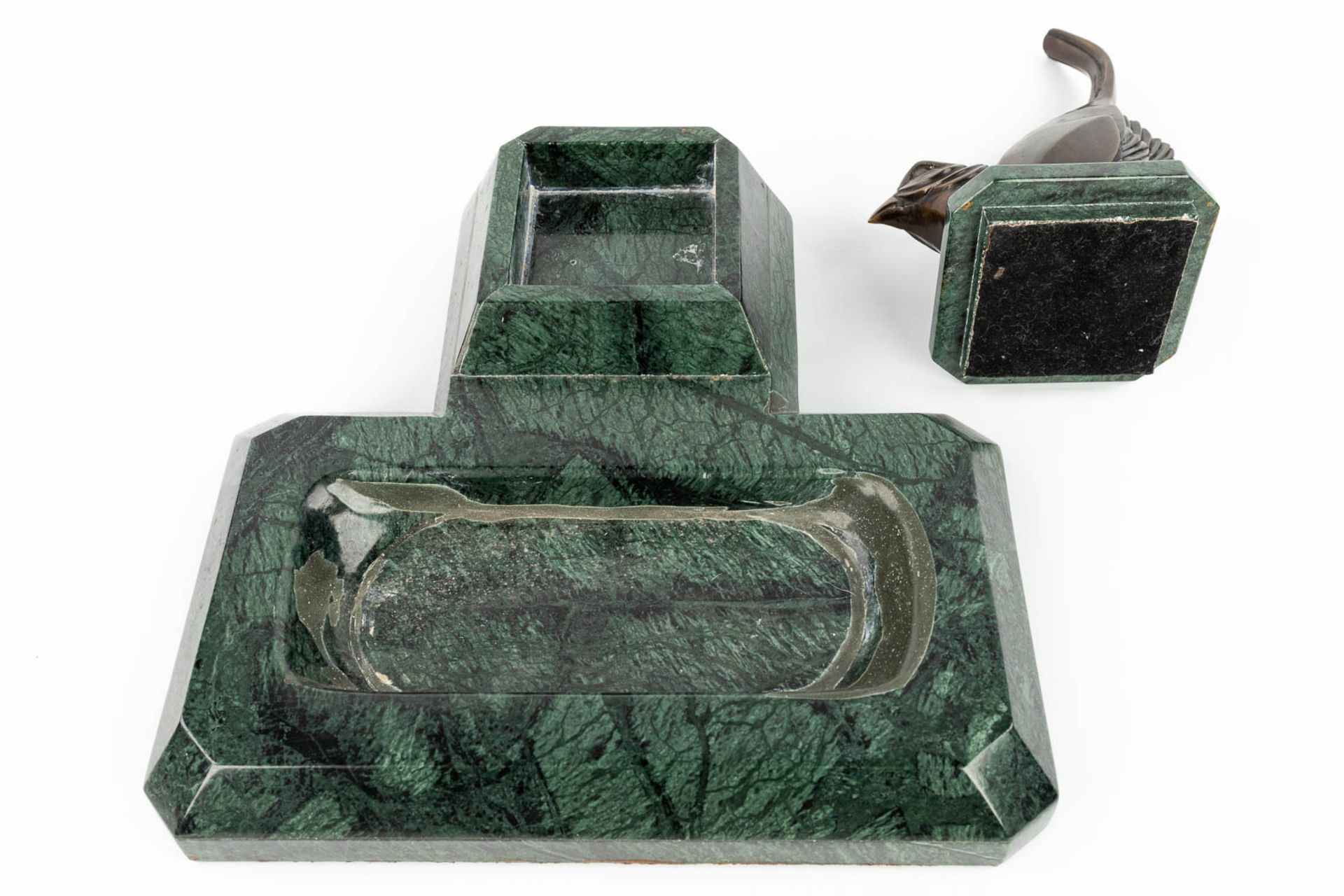 A 'Vide Poche' made of marble with a bird made of bronze in art deco style. - Image 9 of 10