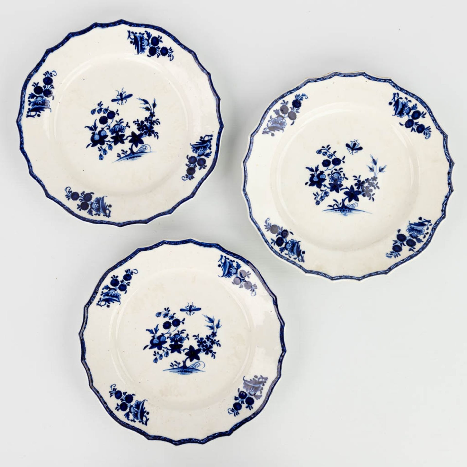 A collection of 3 plates, 4 cups and saucers made in Doornik. The first half of the 19th century. - Image 10 of 12