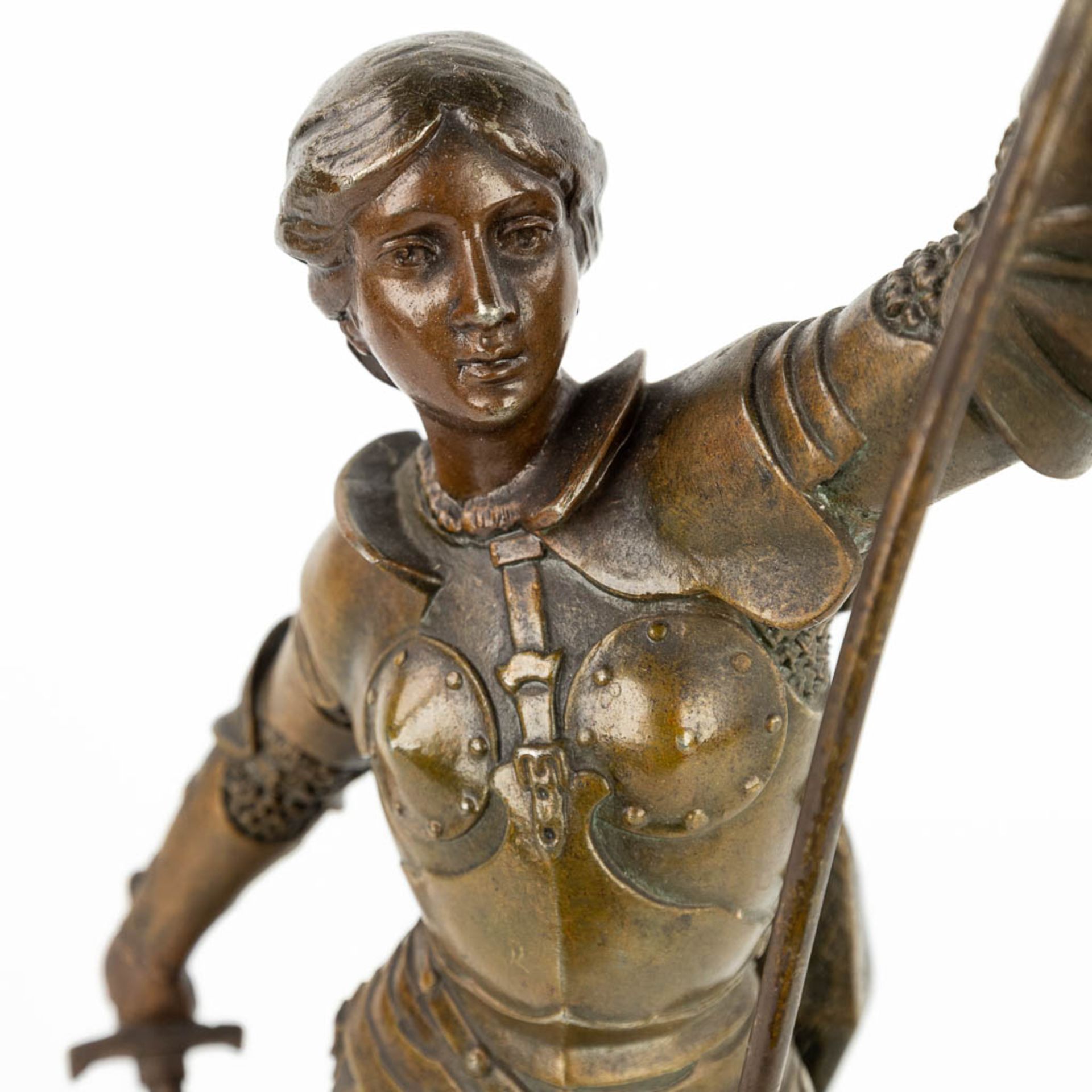 A collection of 2 statues of Jeanne D'arc made of spelter and bronze. (H:50cm) - Image 6 of 12