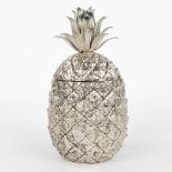 Mauro MANETTI (XX) An ice pail in the shape of a pineapple. (H:24,5cm)