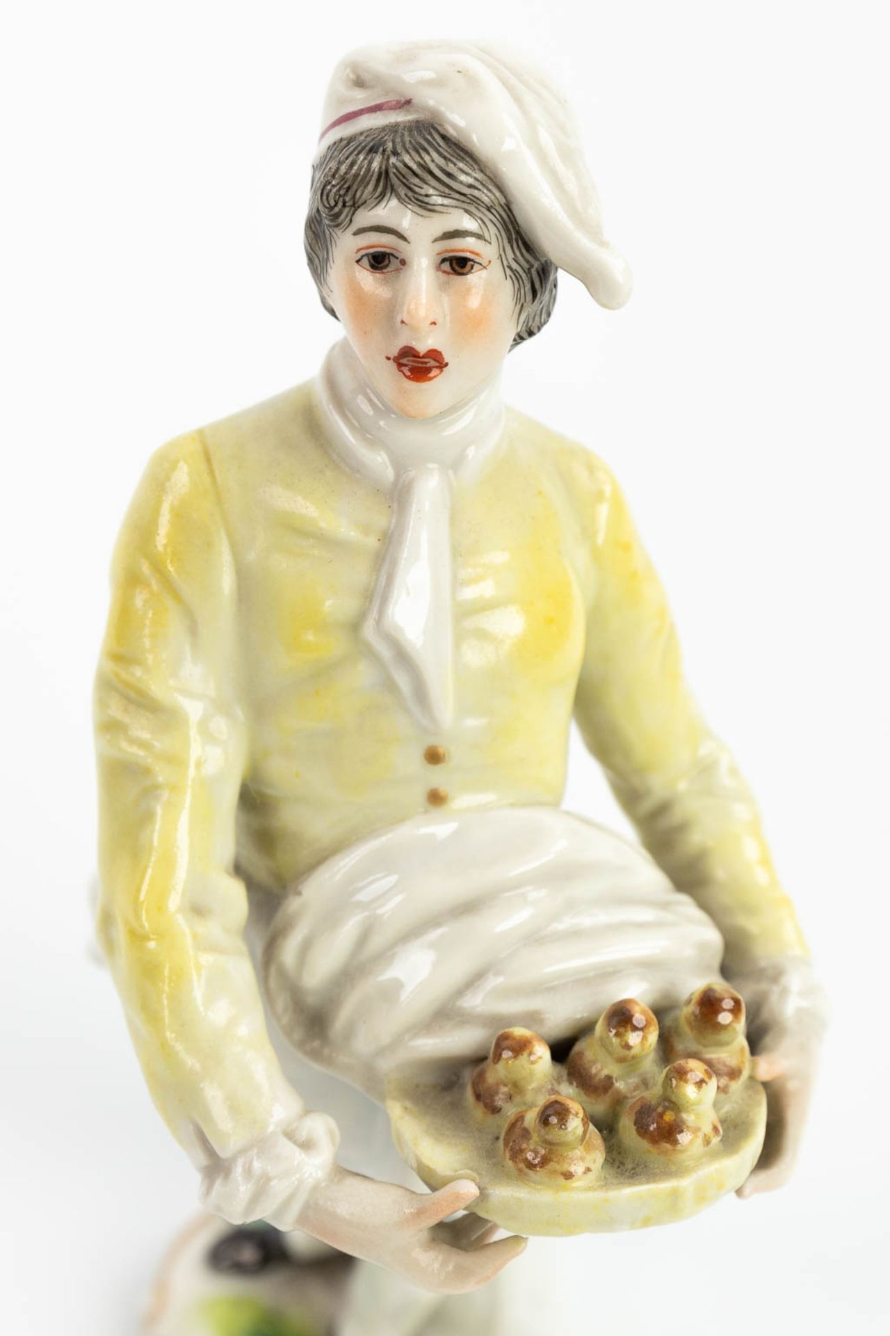 A pair of statues made of porcelain made in Germany and marked Ludwigsburg. (H:18cm) - Image 10 of 16