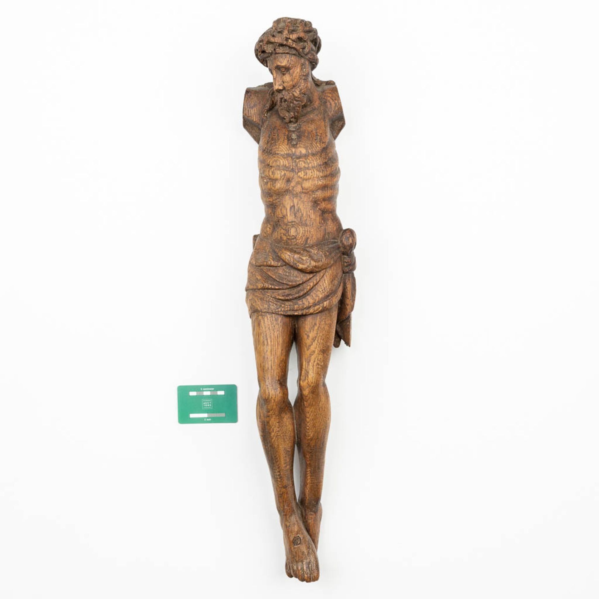 A wood sculptured corpus with a crown of thorns, 18th century. (H:76cm) - Image 4 of 10