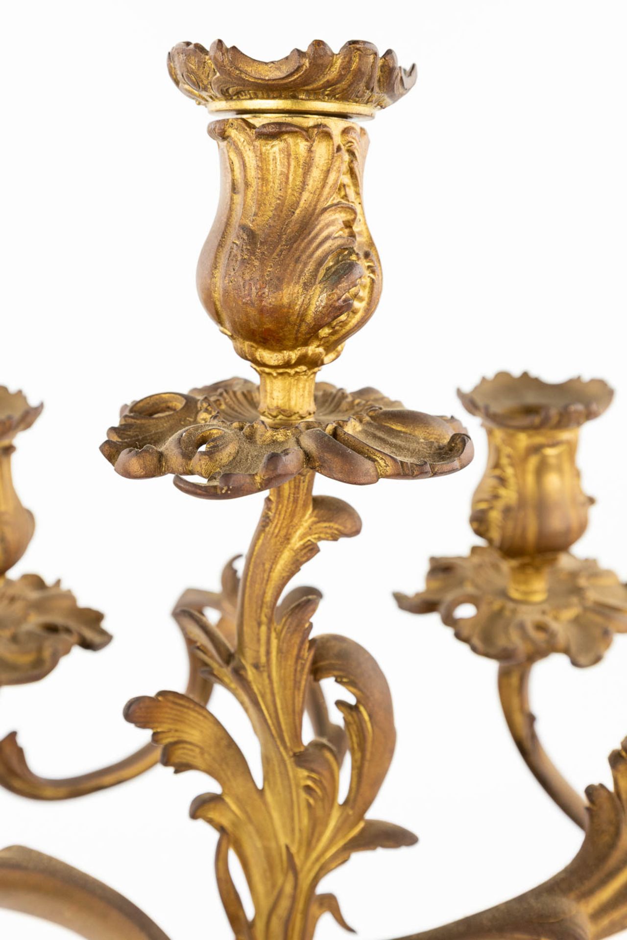 A pair of candelabra made of gilt bronze in Rococo style. (H:58cm) - Image 4 of 10