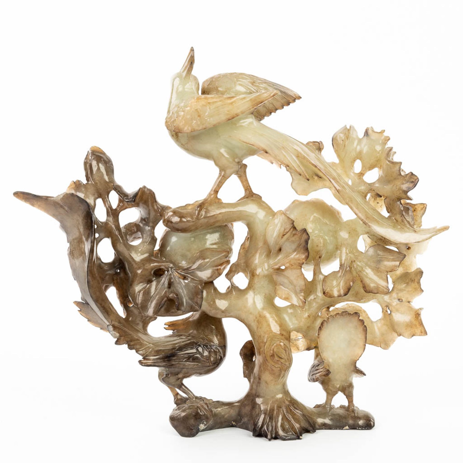 An oriental statue of birds, made of sculptured hardstone. (H:20,5cm) - Image 10 of 13