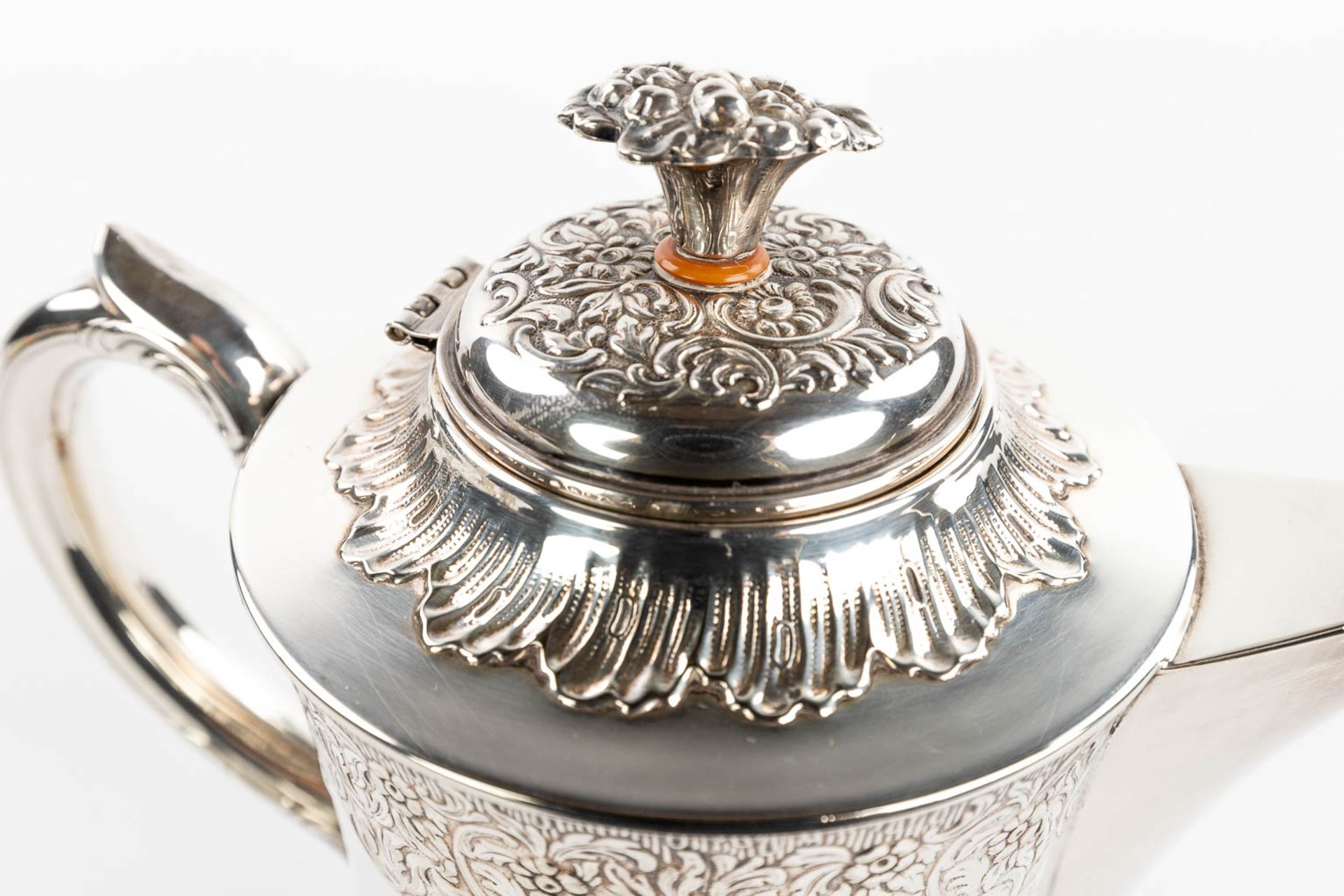 A silver-plated coffee service on a platter with sugar pot, coffee pot and milk jug. (H:22cm) - Image 11 of 18