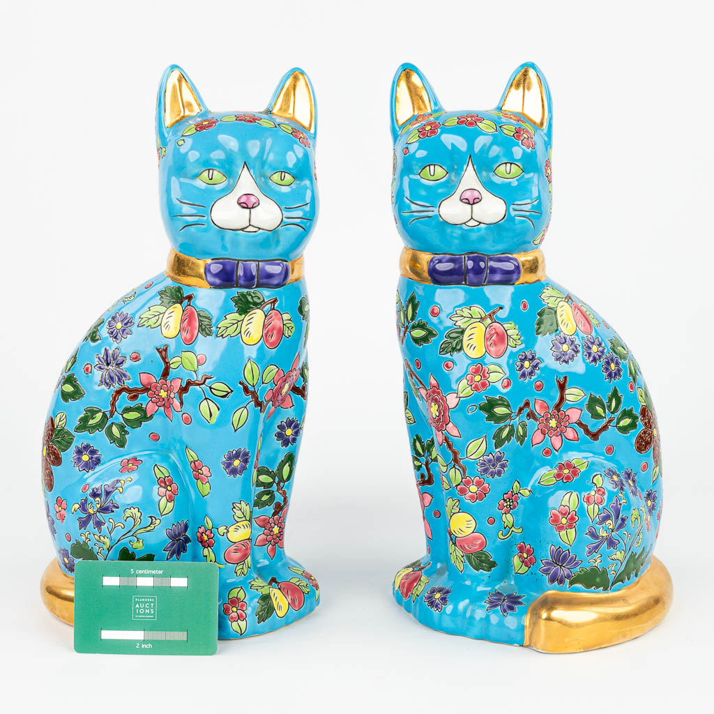 A pair of decorative cats made of glazed faience in the style of 'Emaux de Longwy'. (H:36cm) - Image 4 of 11