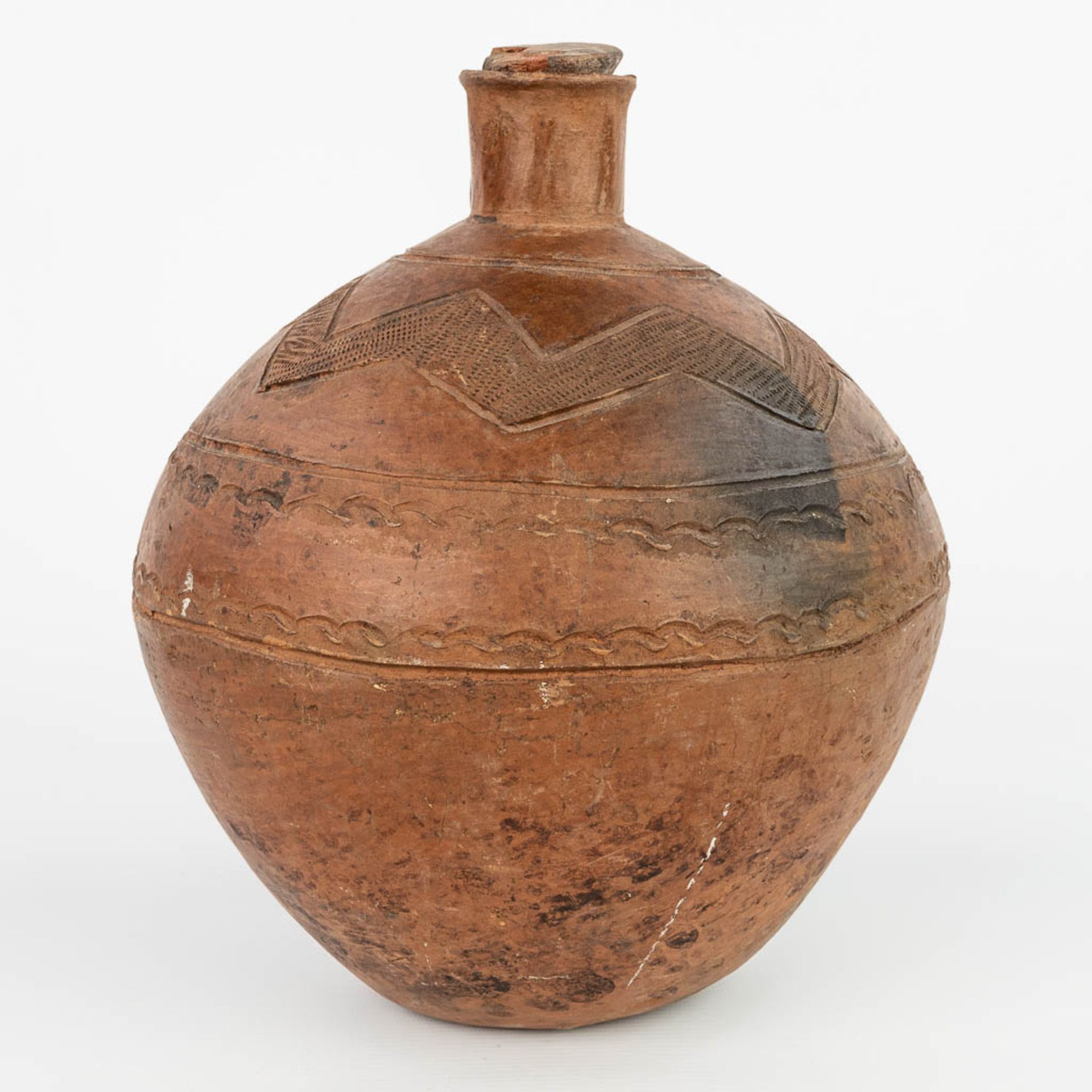 An antique jug with the original stopper made of terracotta finished with sgraffito decor. (H:32cm) - Image 5 of 12