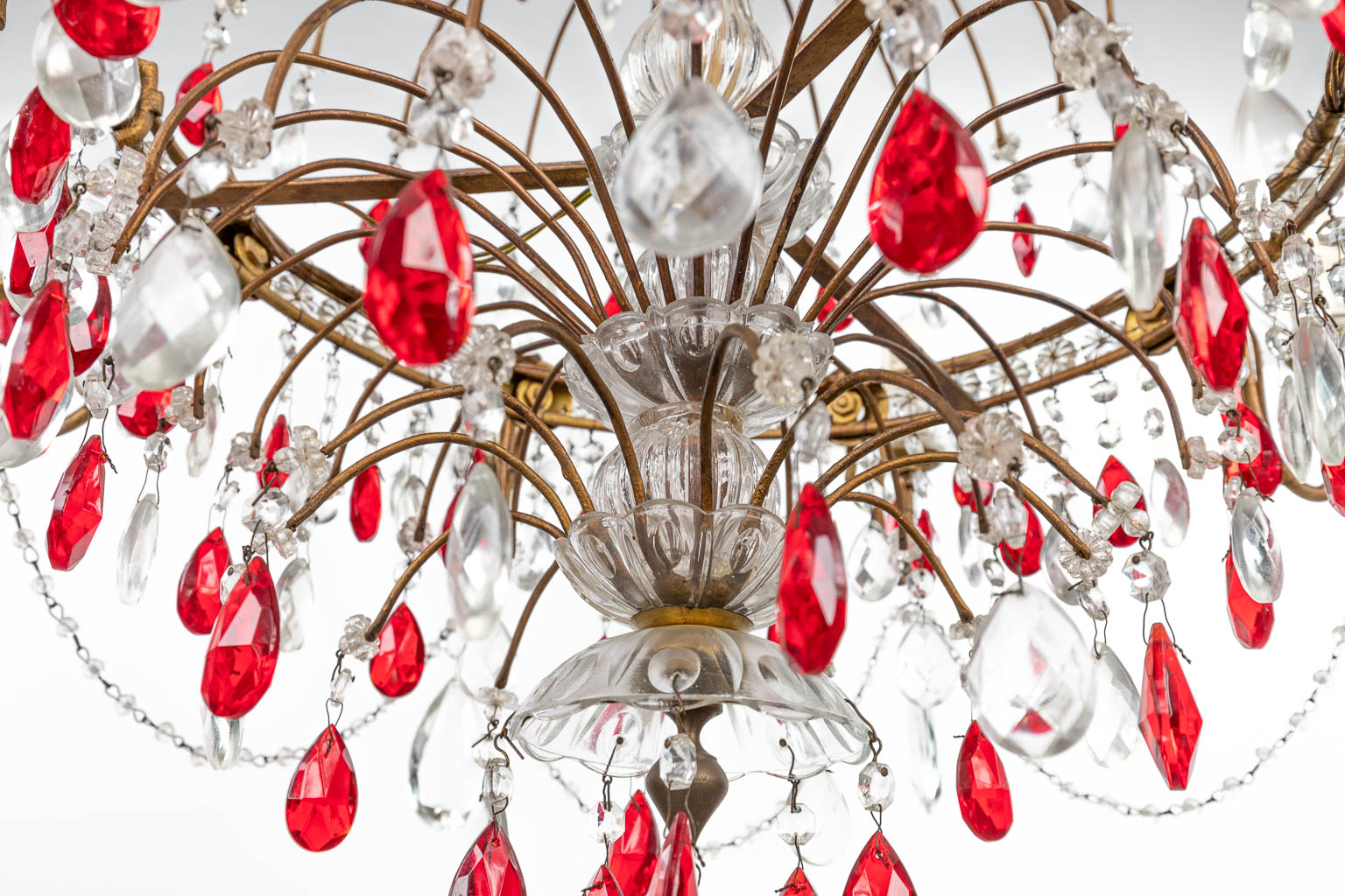 A decorative chandelier made of brass and decorated with white and red glass. (H:95cm) - Image 9 of 11