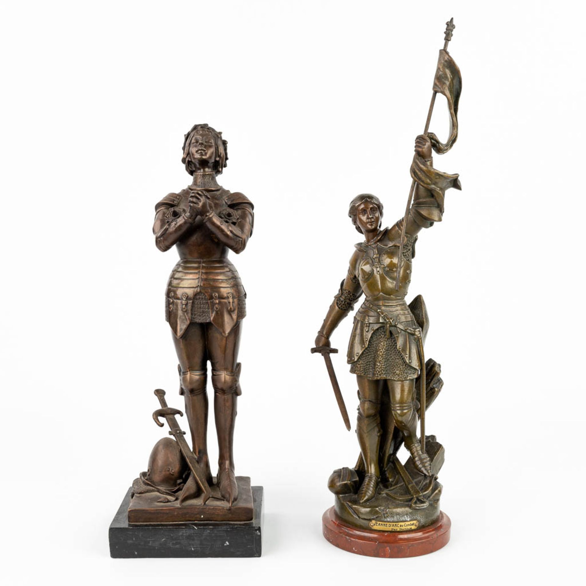 A collection of 2 statues of Jeanne D'arc made of spelter and bronze. (H:50cm) - Image 9 of 12