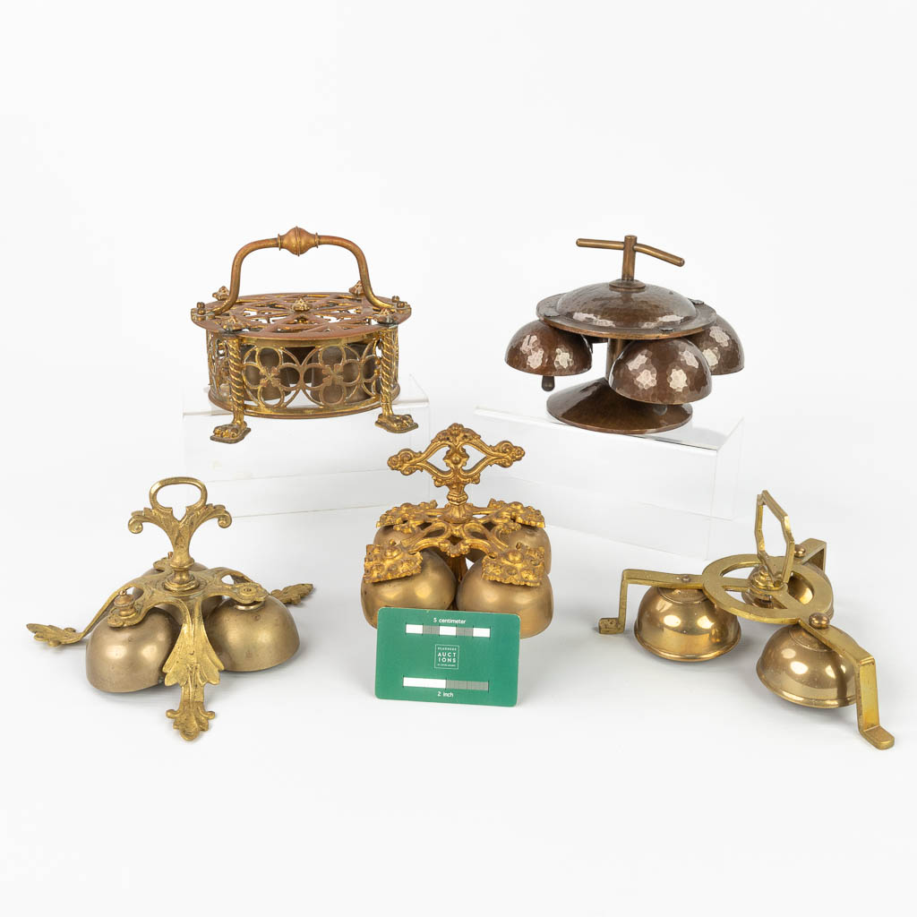 An assembled collection of 5 Altar Bells, made of various metal types. (H:15cm) - Image 2 of 8