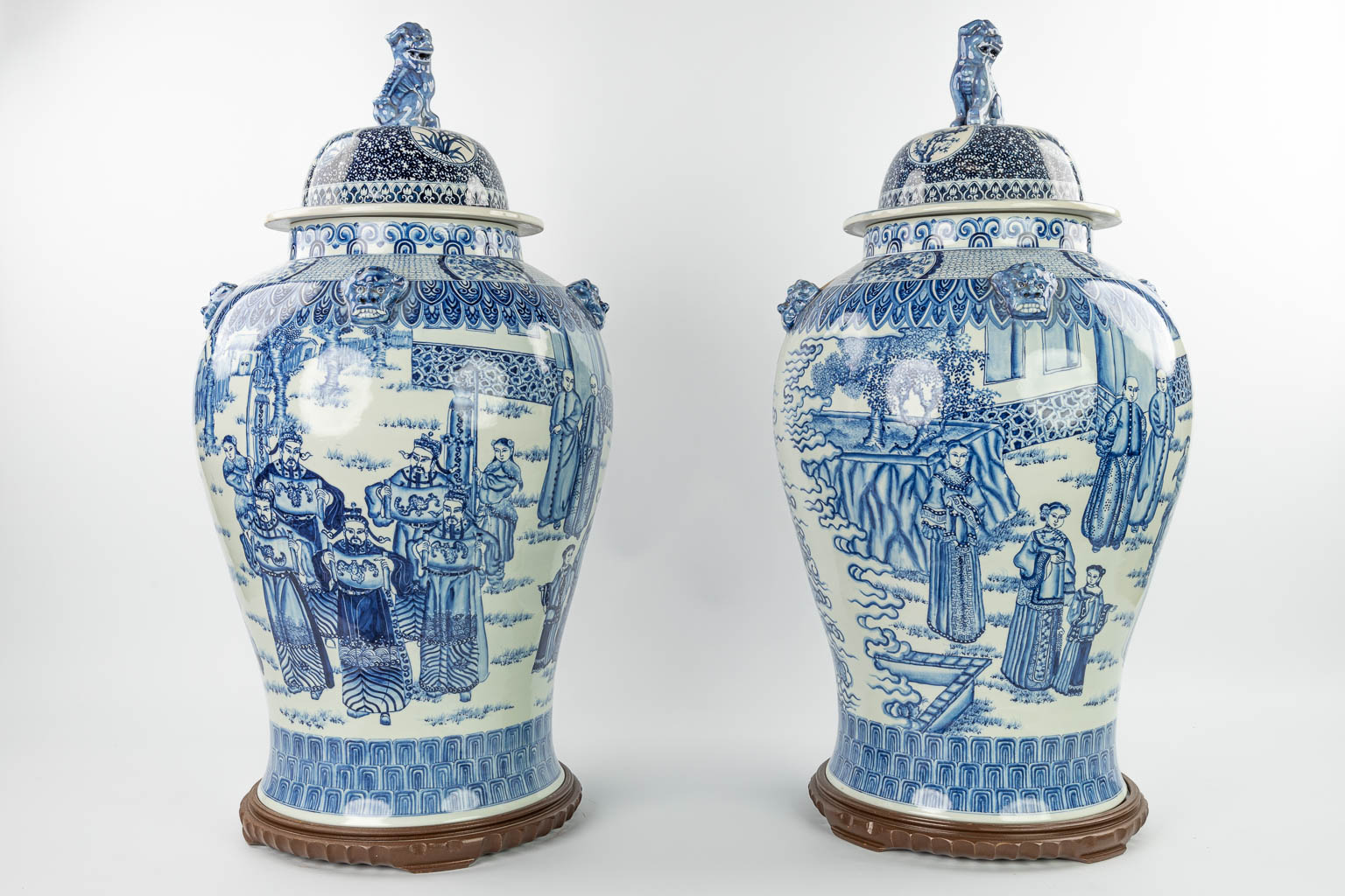 A pair of large Chinese vases with lid, made of blue-white porcelain with the emperor, dragons and w - Image 9 of 15