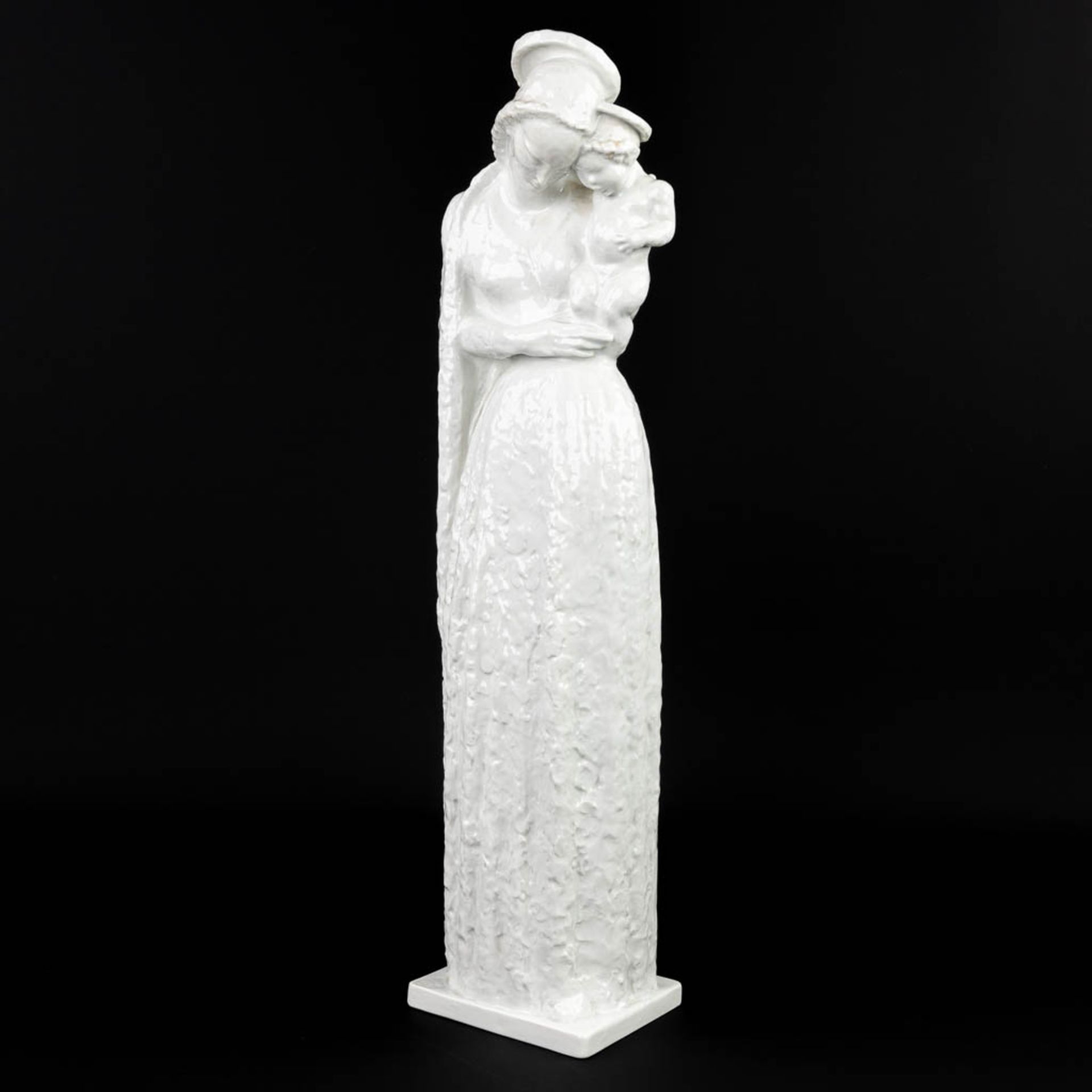 A large porcelain figurine of Madonna with Child marked Rosenthal and made in Germany. (H:71cm) - Image 8 of 12