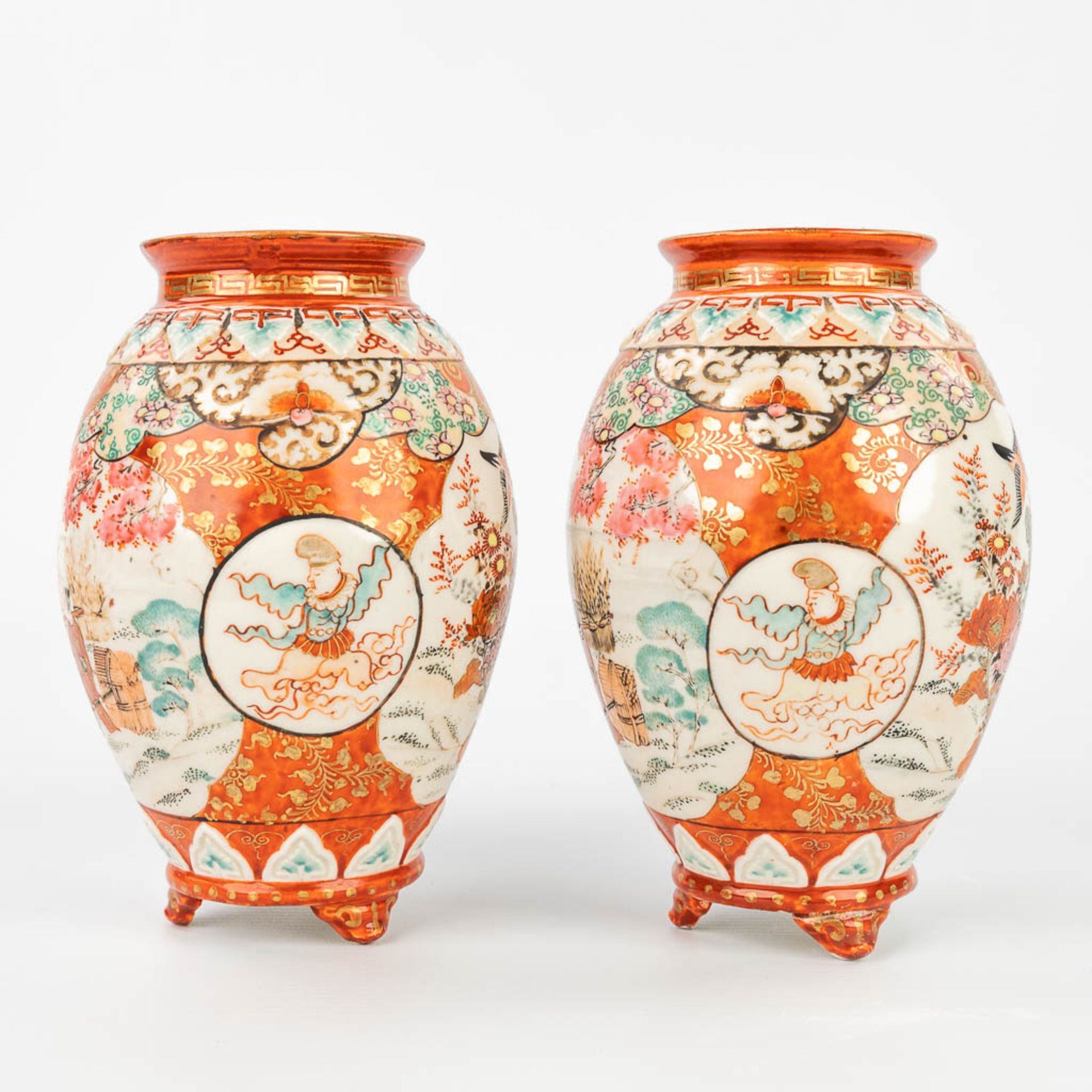 A pair of small vases made of stoneware with Kutani decor, made in Japan. (H:17cm) - Image 13 of 16