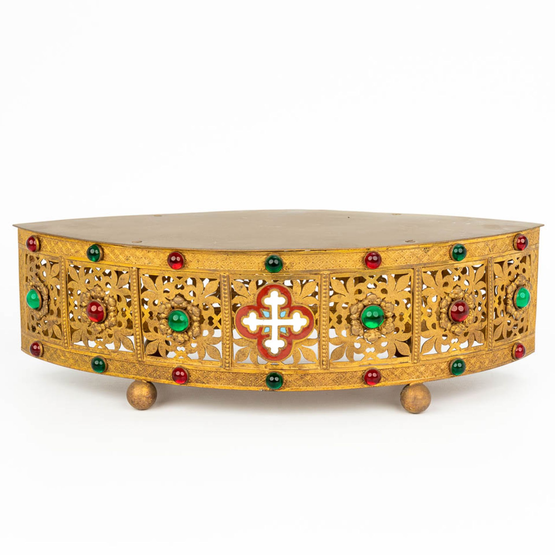 A neogothic base made of brass and decorated with cloisonné enamel and cabochons. (H:11cm)