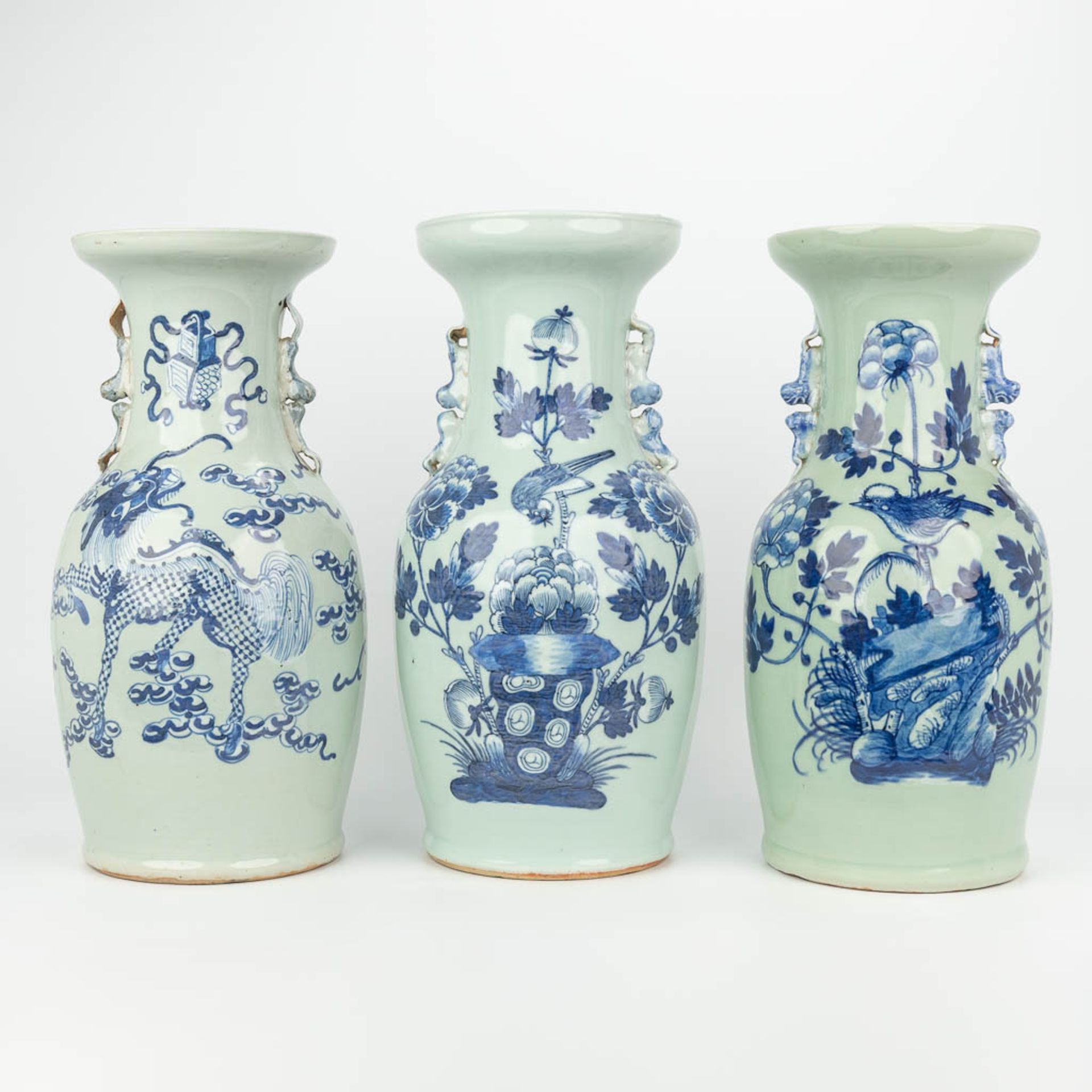 A collection of 3 vases made of Chinese porcelain with blue-white decor. (H:42cm)
