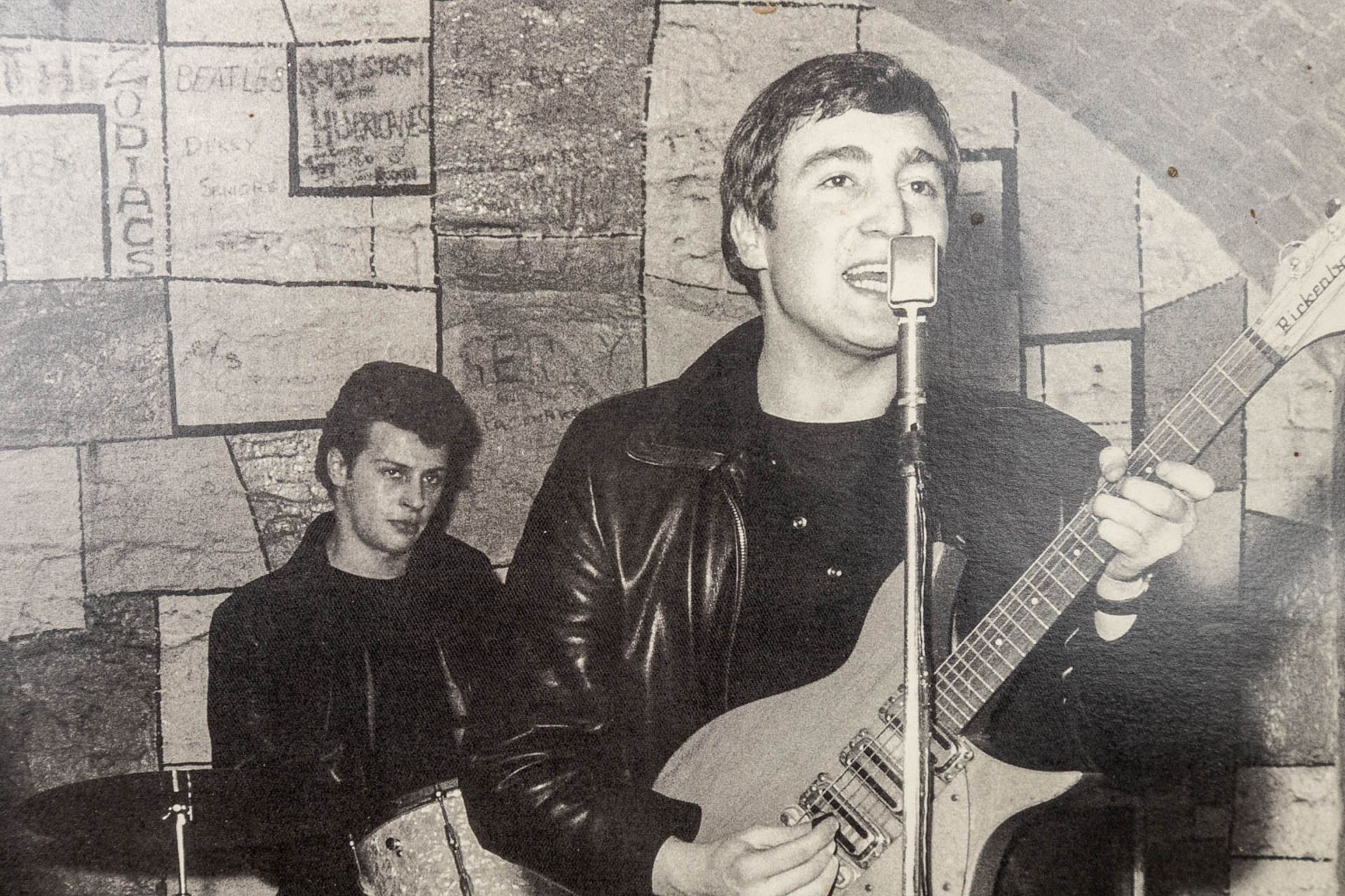 A signed photograph by Pete Best, the first drummer of The Beatles, and photographed by Richard Matt - Bild 7 aus 10