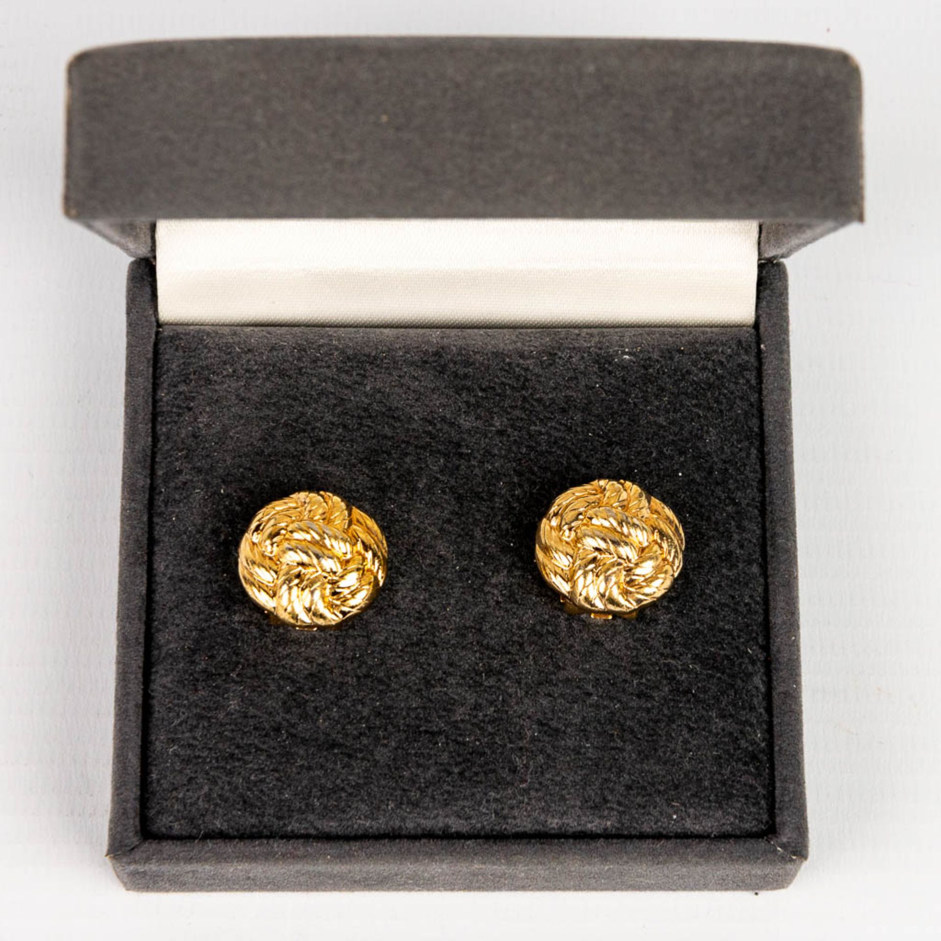 A pair of button covers made by Christian Dior, gold-plated. - Image 5 of 6